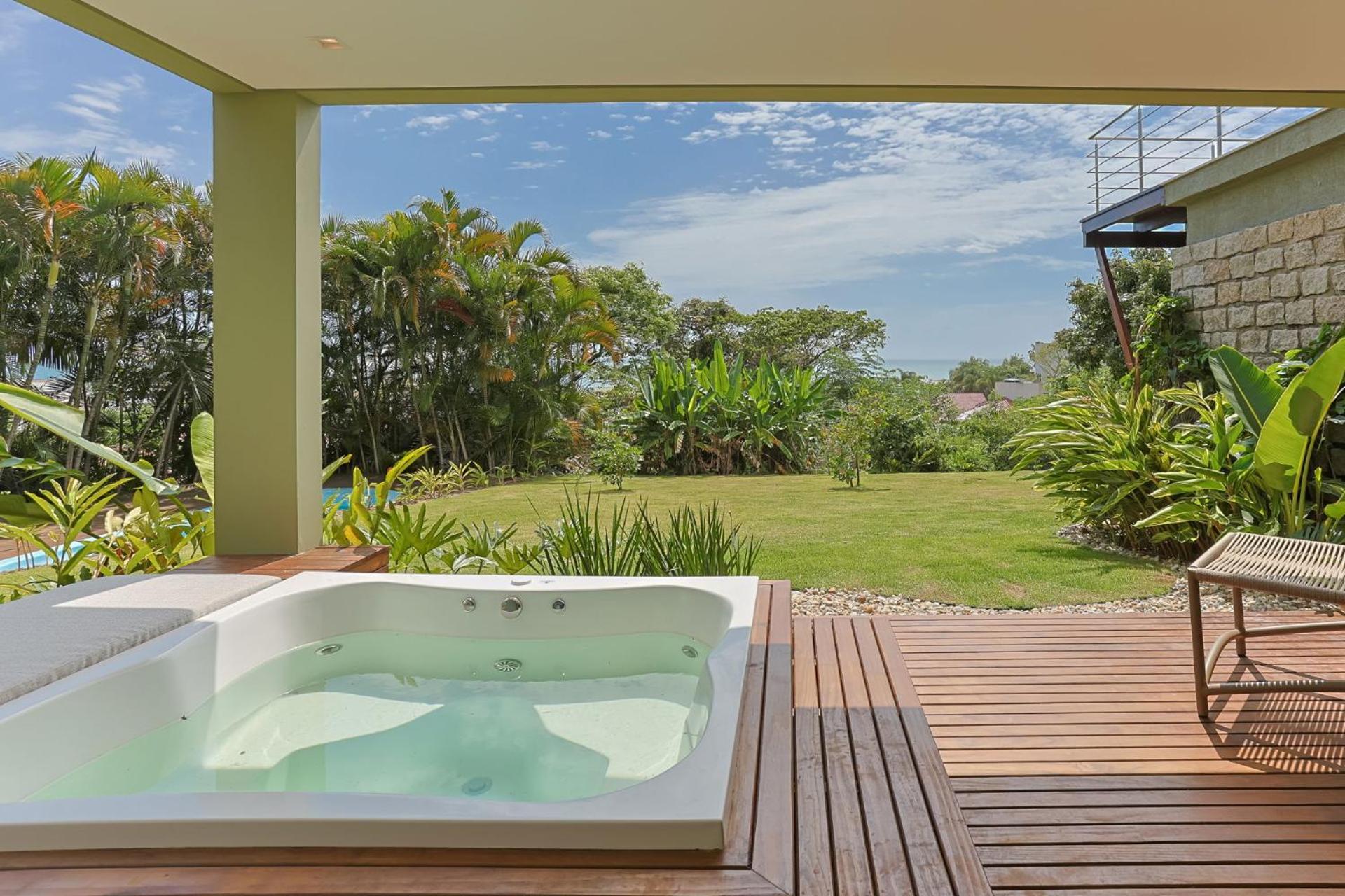 Natureza exuberante: Loft na Praia Brava SX9497