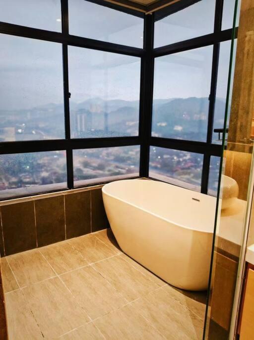 4B3R Lux Penthouse Astoria Ampang