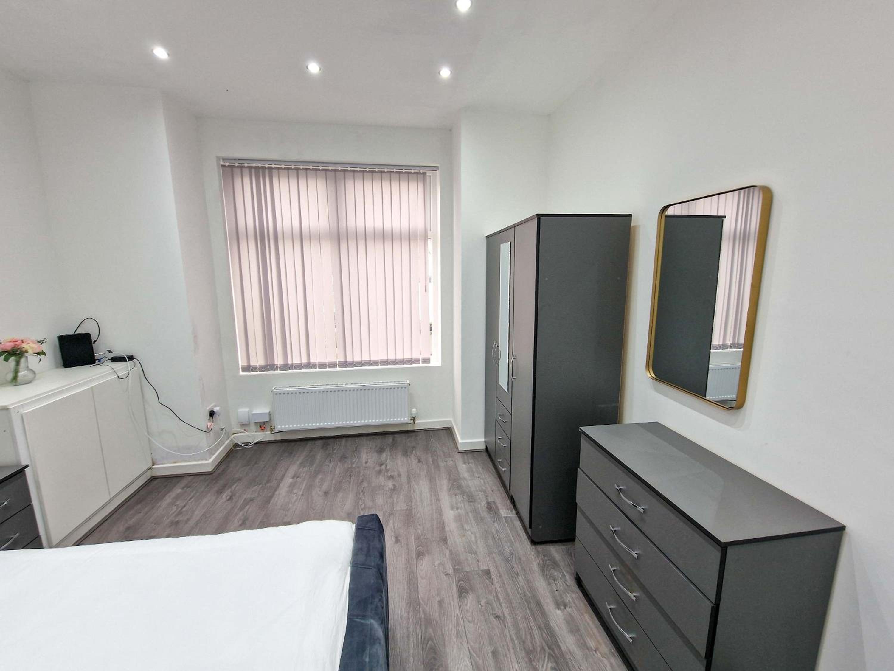 City SuperHost - Lovely 5 Bed Close To City Centre photo 3