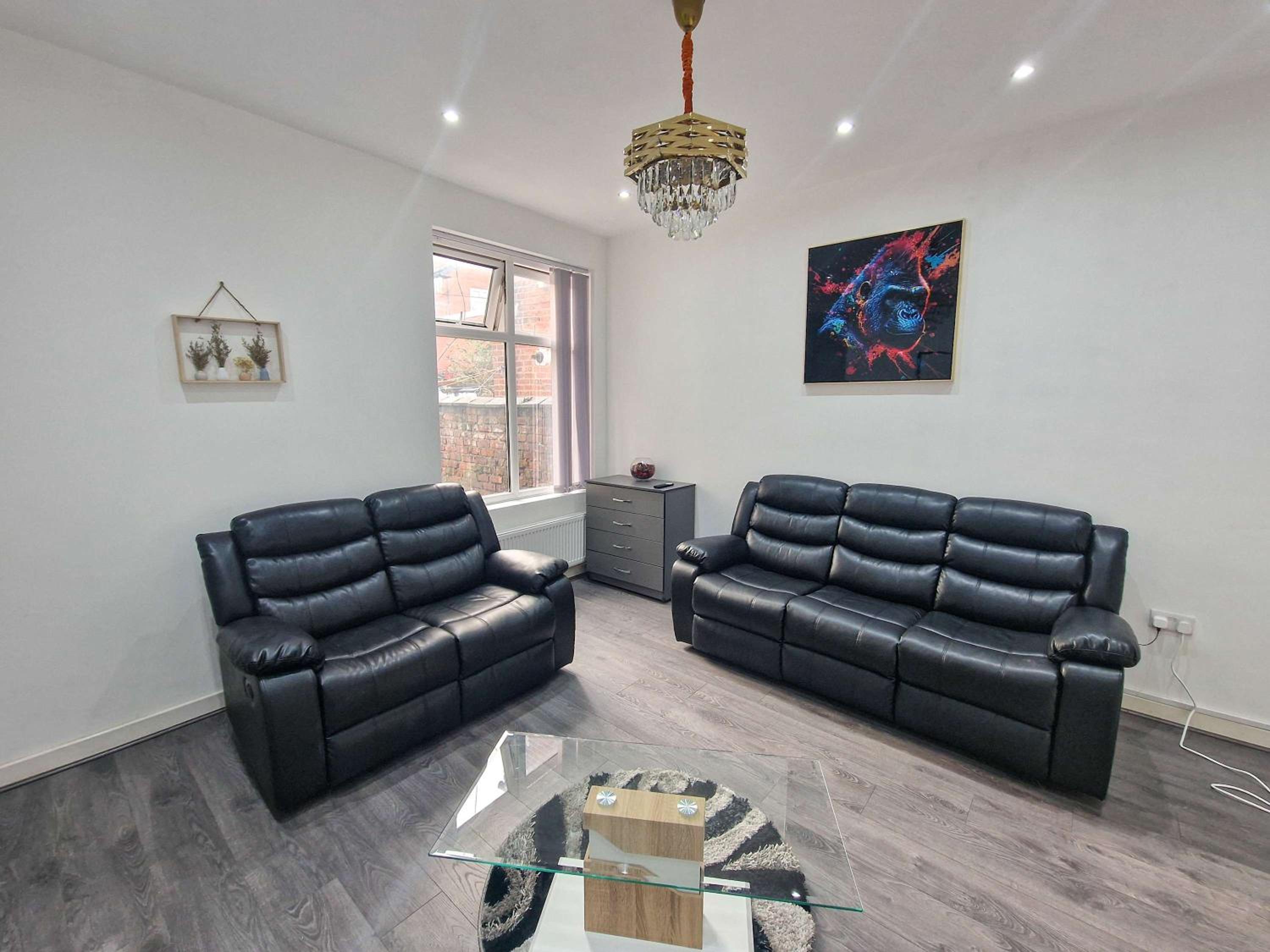 City SuperHost - Lovely 5 Bed Close To City Centre photo 4