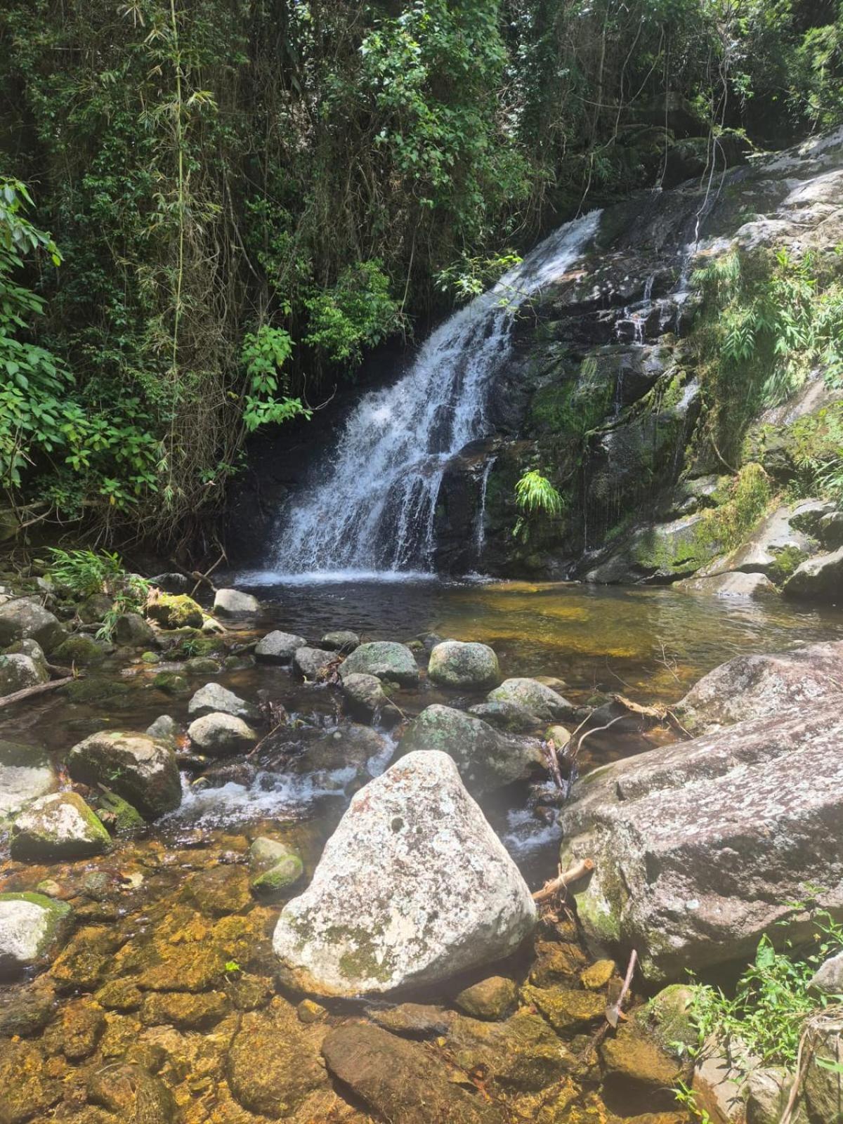 Chalé da Cachoeira - Cachoeira particular dentro da hospedagem