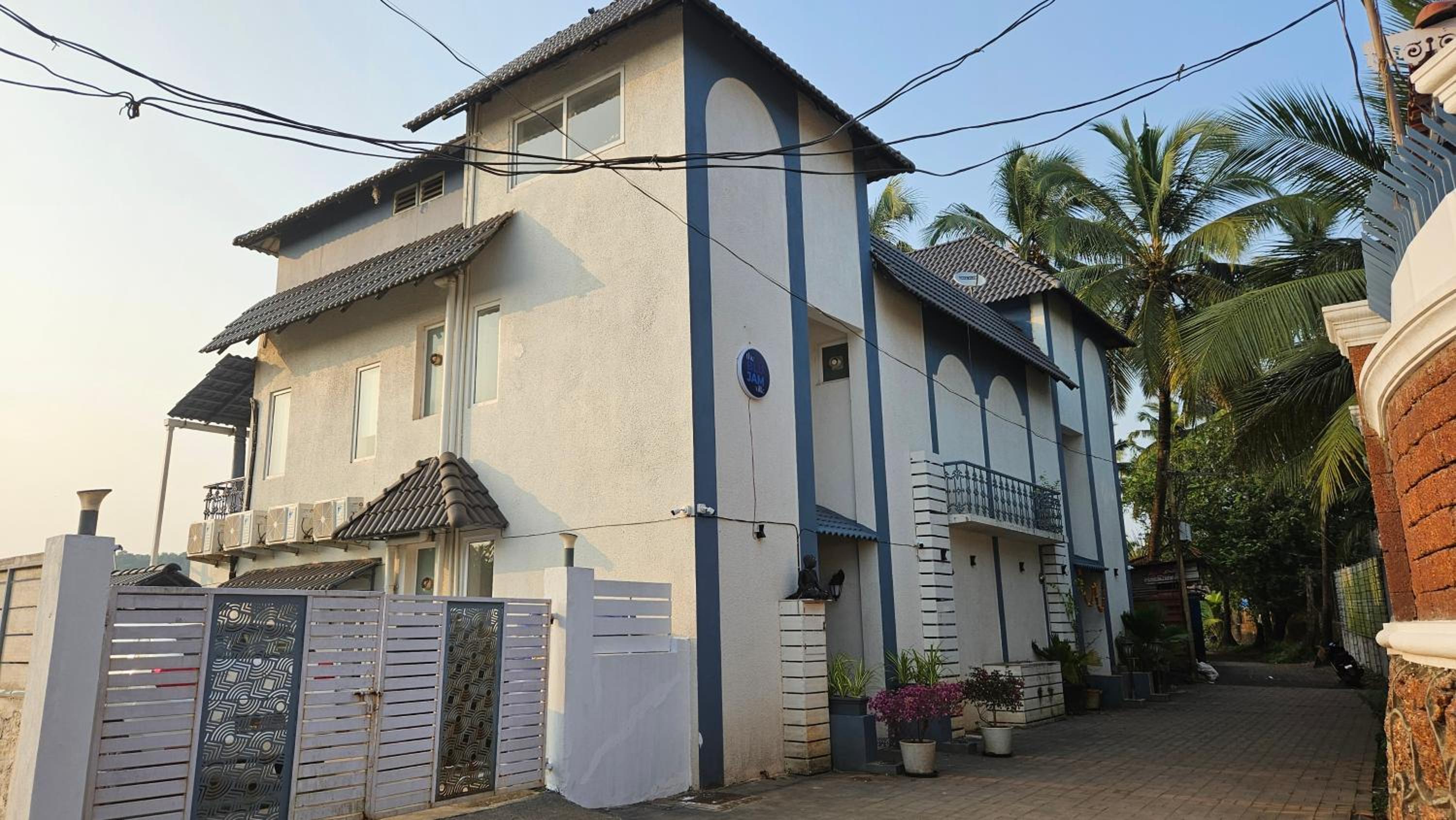 3BHK Lakehouse w Pvt Pool - The BluJam Villa view 4