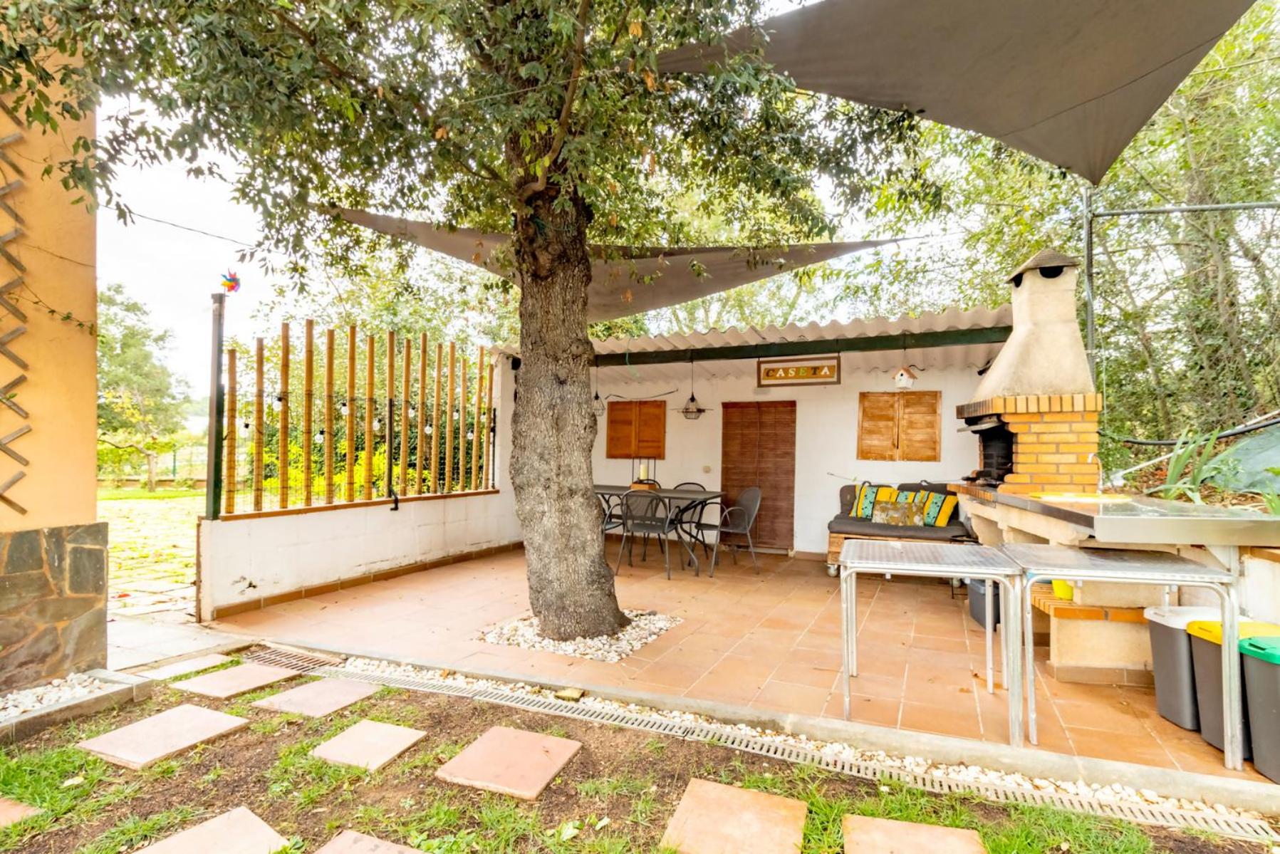 Ca La Iaia – Casa con piscina y jardín view 4
