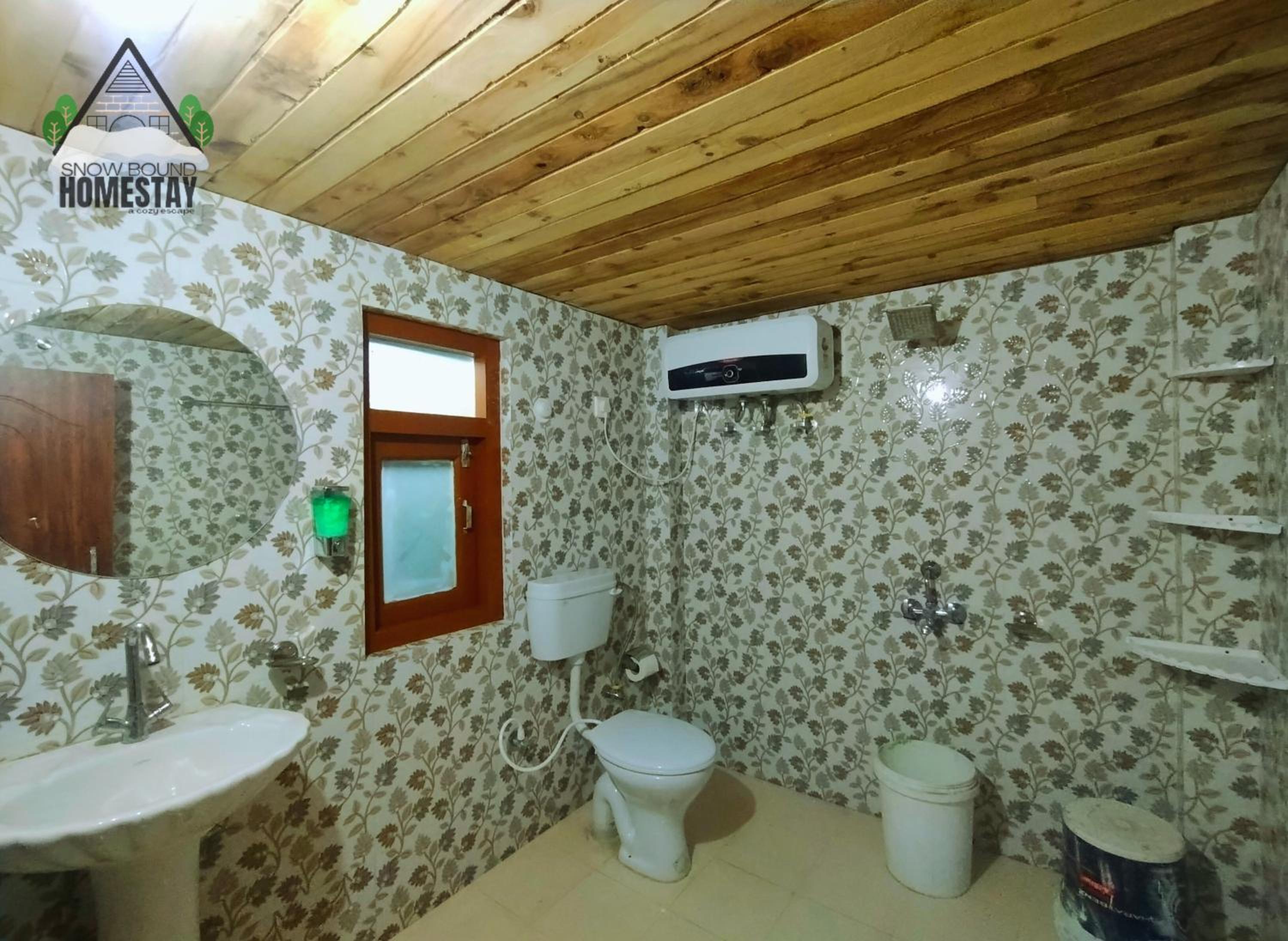 Snow Bound Homestay - A Cozy Escape view 4
