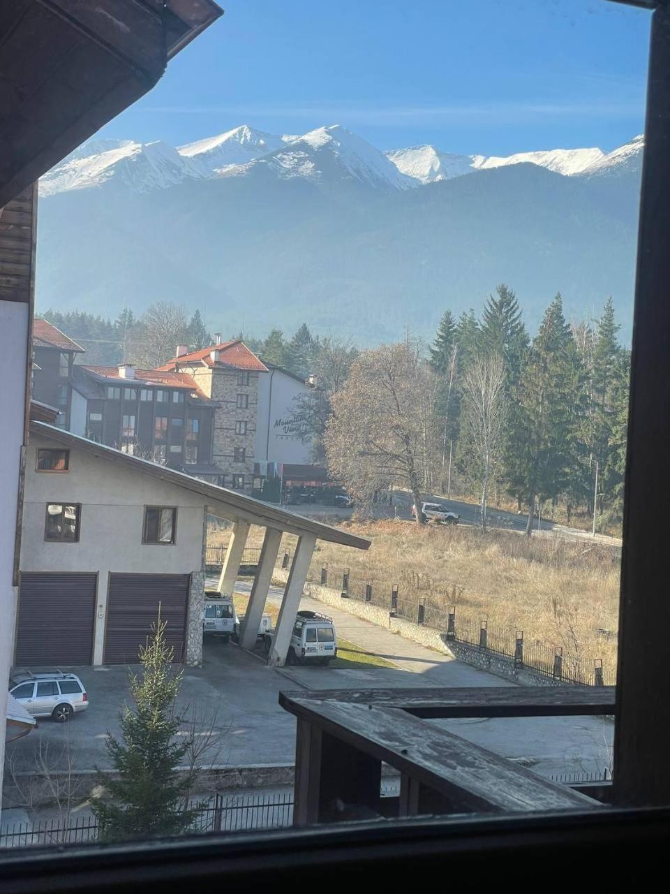 Mountain view 1-bedroom apartment few steps from ski piste and Gondola lift