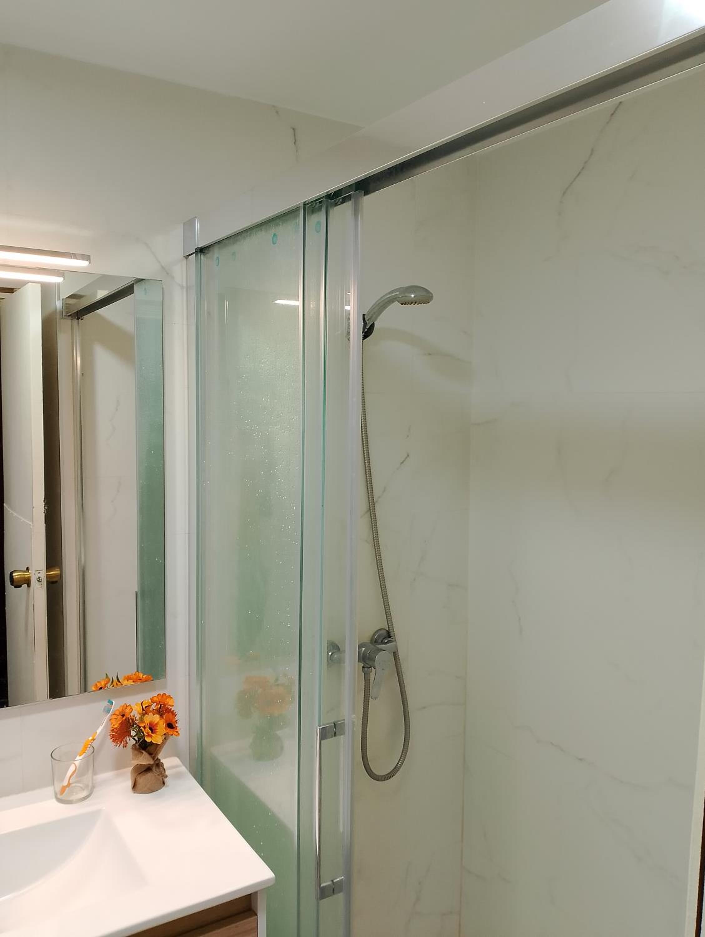 Habitación amplia y cómoda