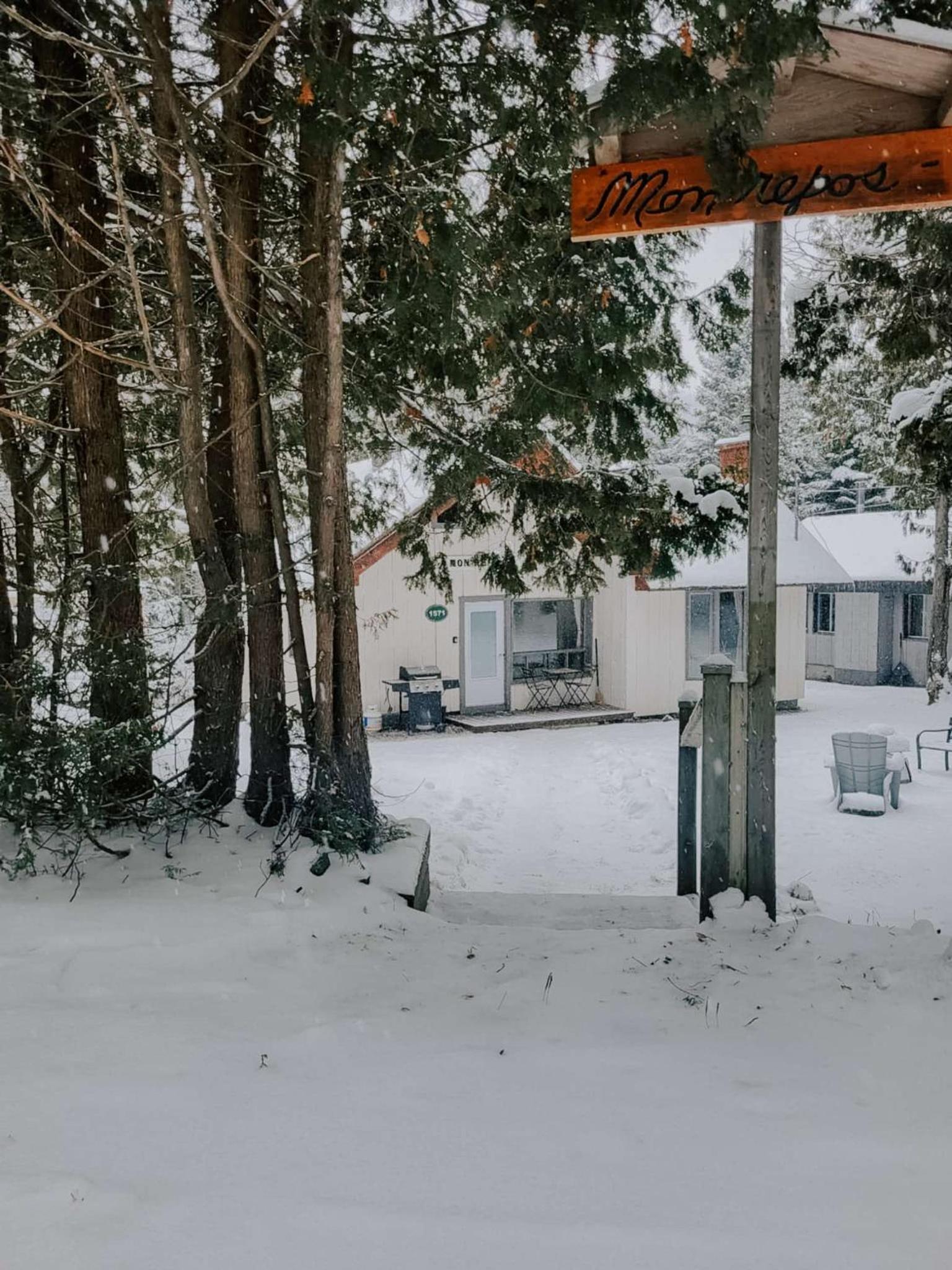 Chalet Mon Repos - Lac Sarrazin avec embarcations