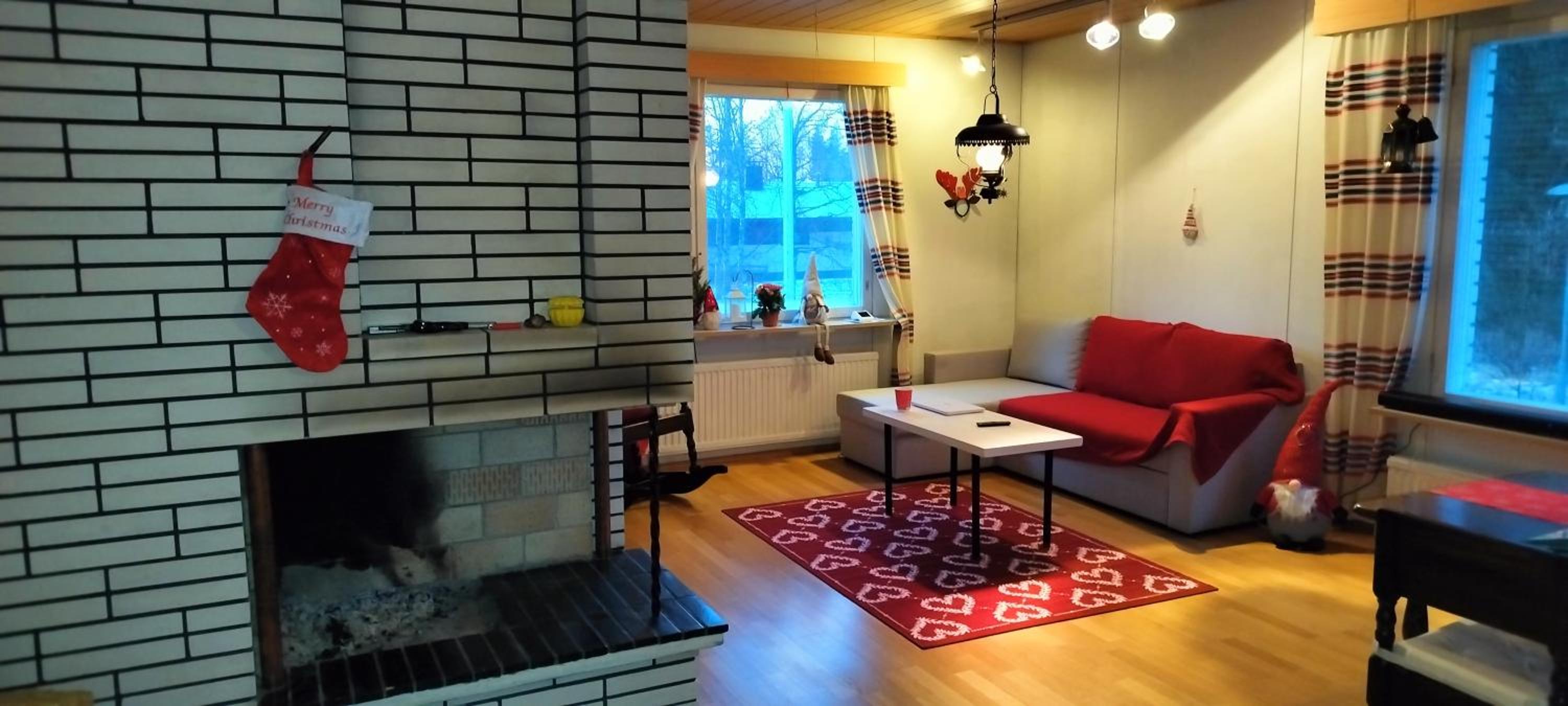 Aurora Holiday House