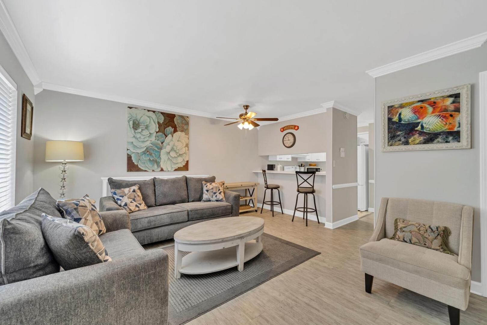 Sandprints II B-1 sleeps 4 close to beach view 4