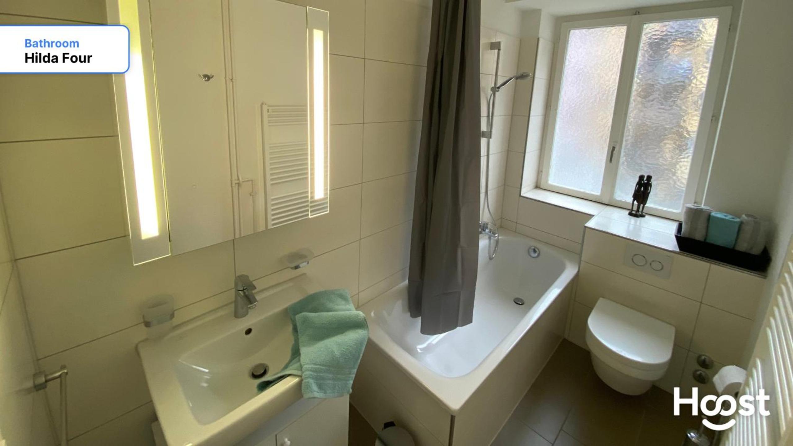 H4 Family apartment, central, quite, modern