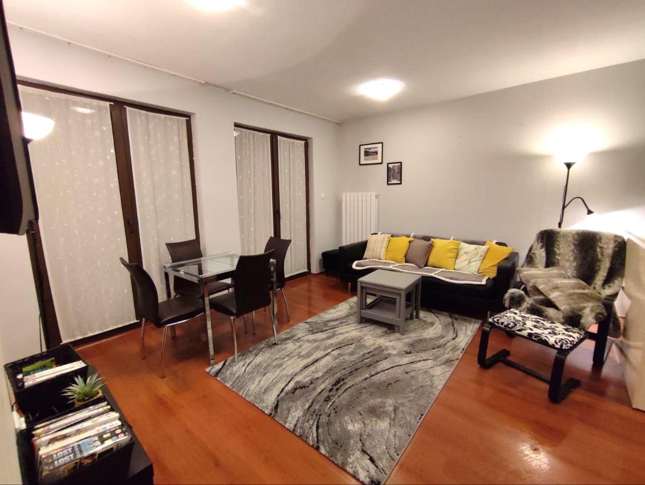 GALA 2Bedroom Apartment 200m from Gondola