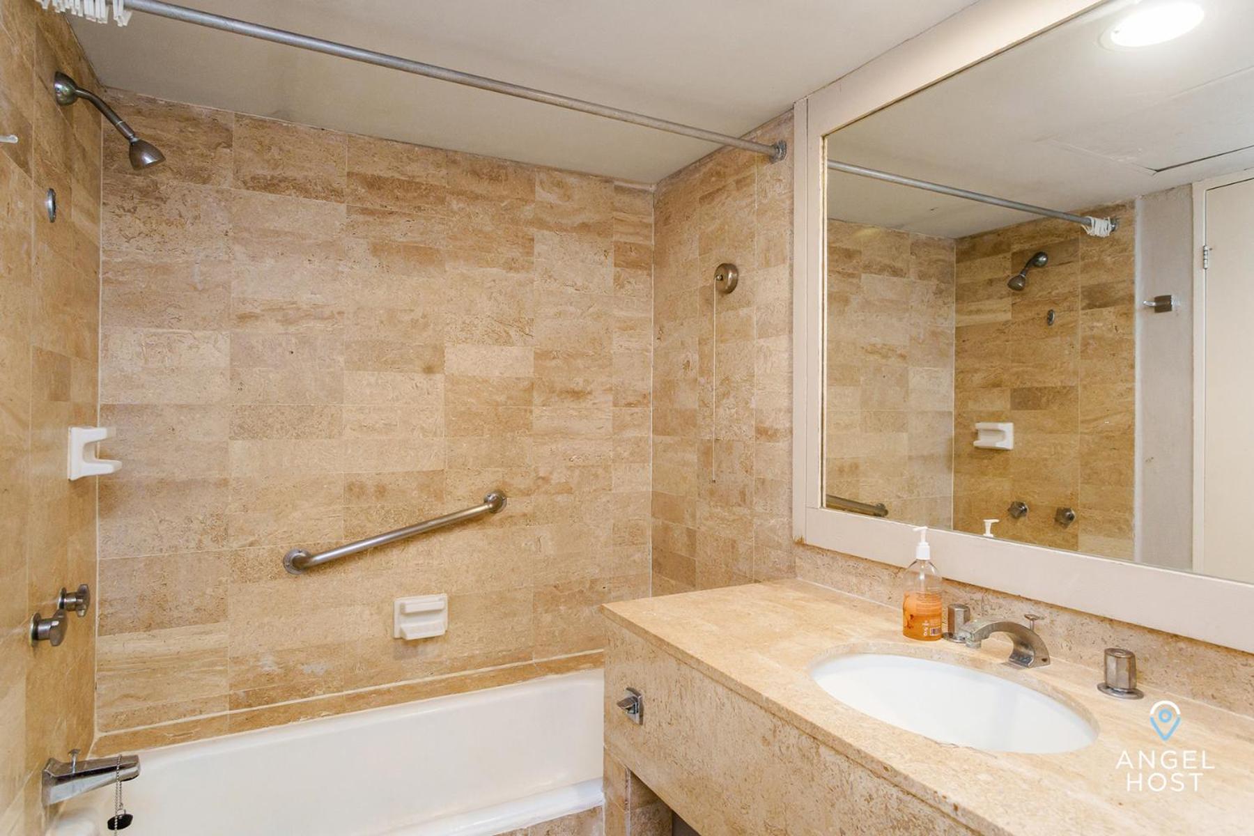 Fabulous Oceanview Suite Access to Beach & Pools