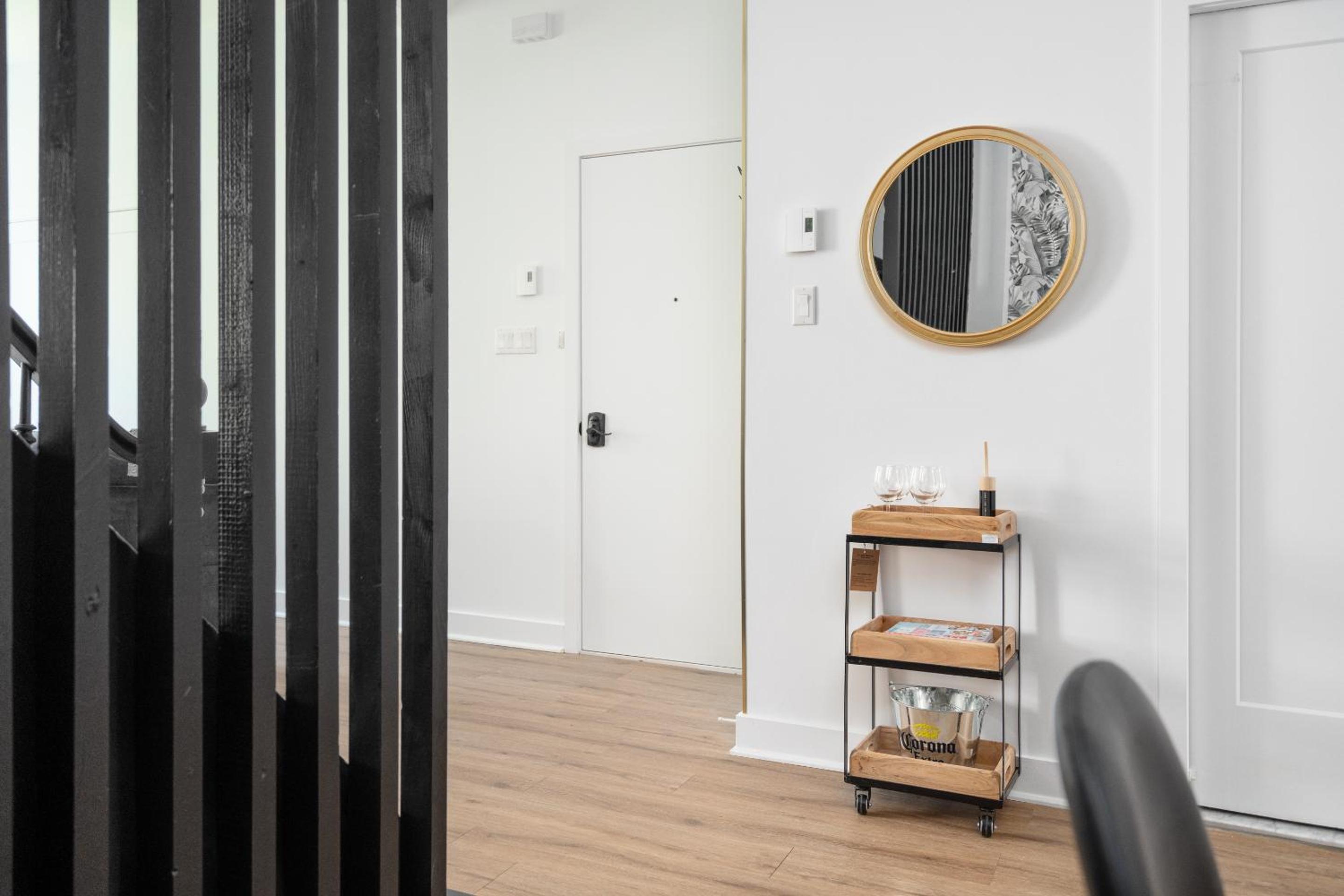Boutique 4BR Luxury Residence 2 Floors Mile-End St-Laurent