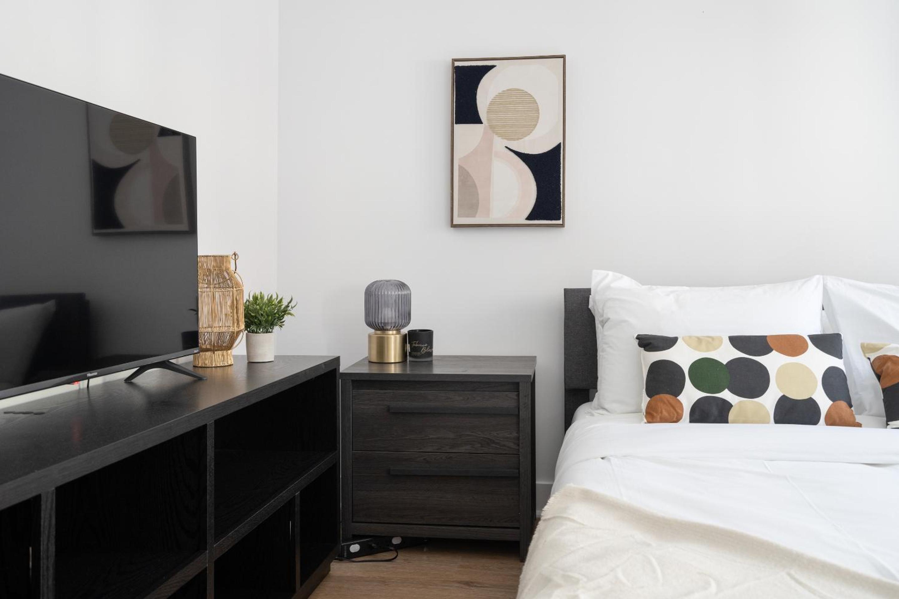 Boutique 4BR Luxury Residence 2 Floors Mile-End St-Laurent