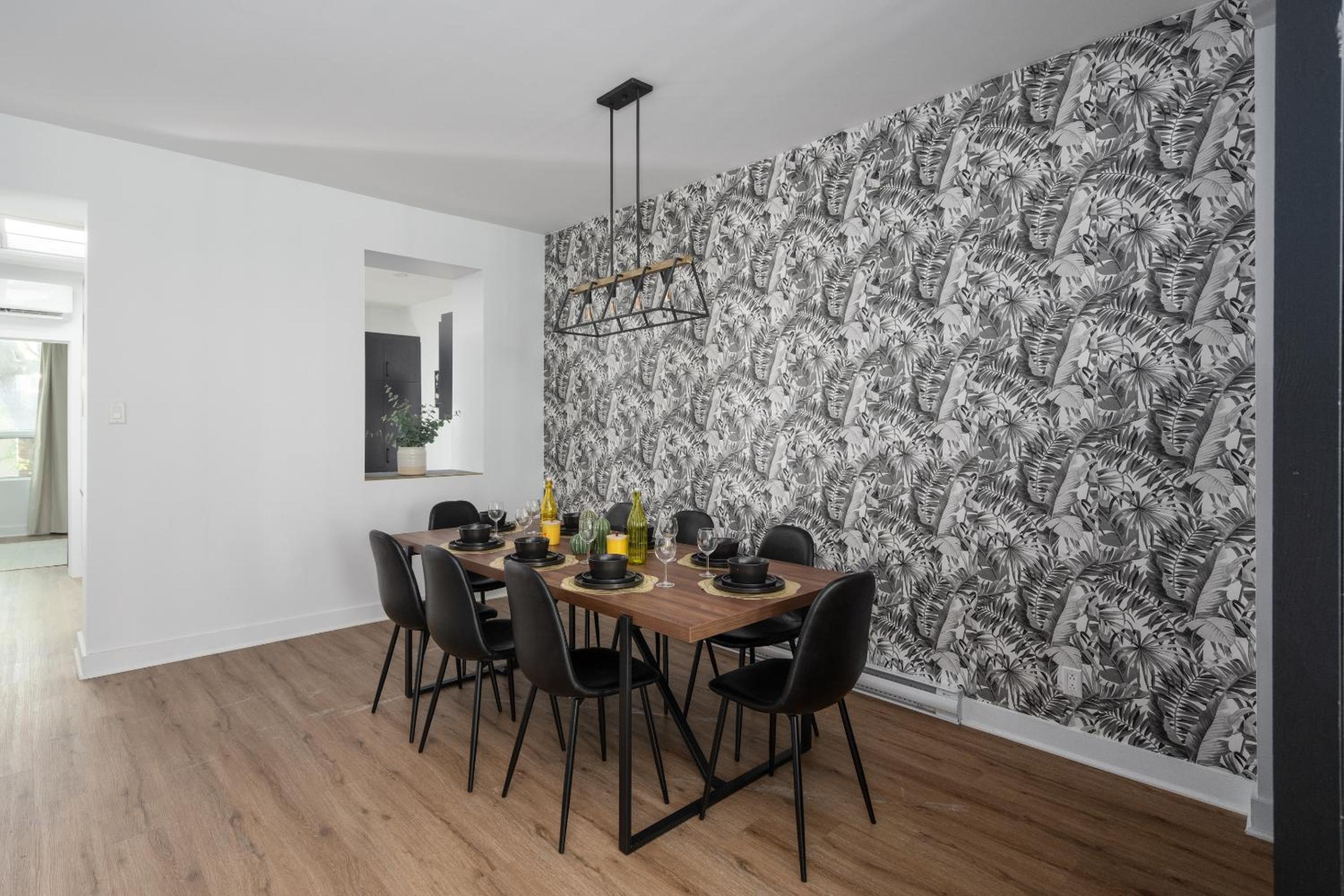 Boutique 4BR Luxury Residence 2 Floors Mile-End St-Laurent