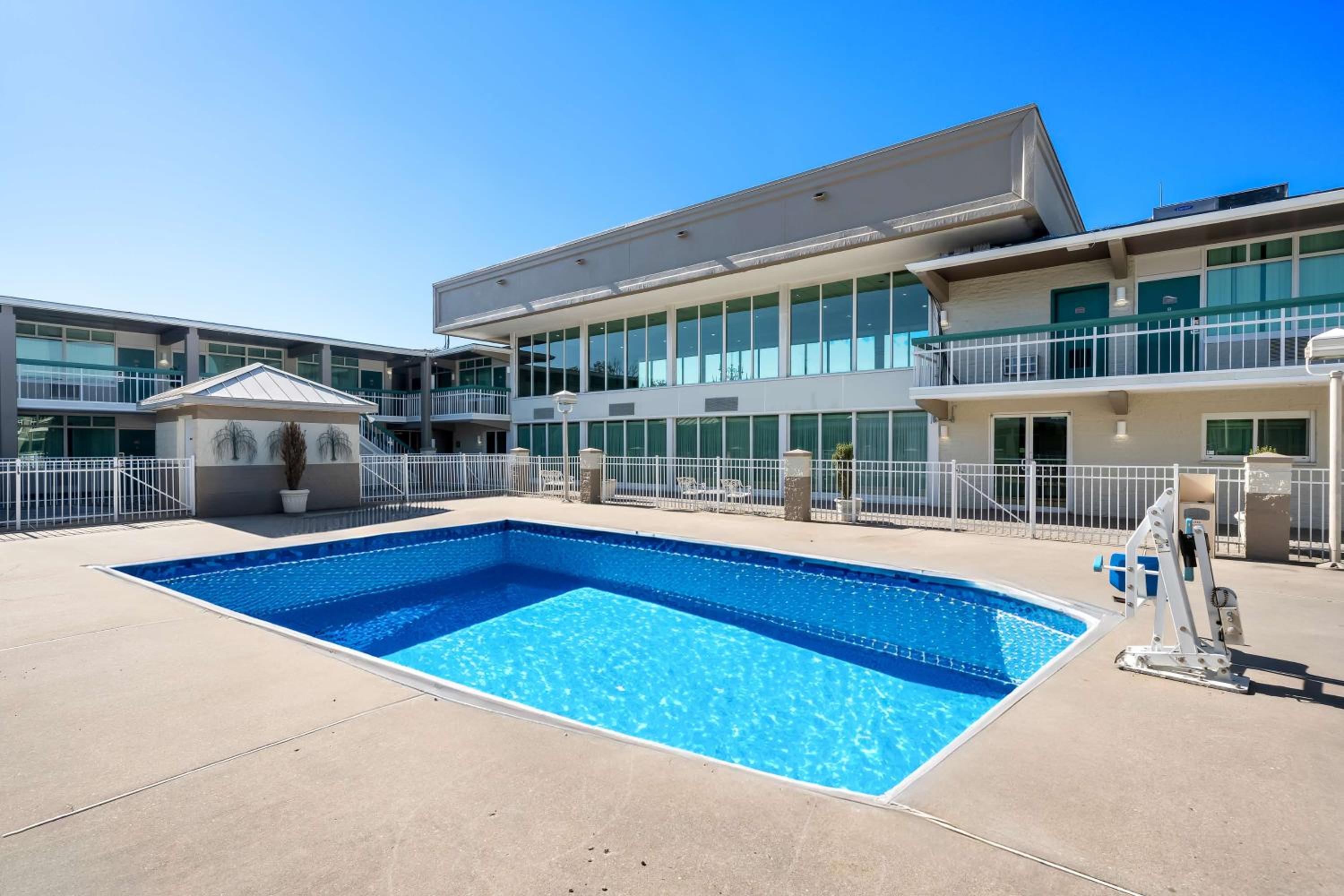 Wilmington Vacations - SureStay Plus Hotel by Best Western Brandywine Valley - Property Image 3