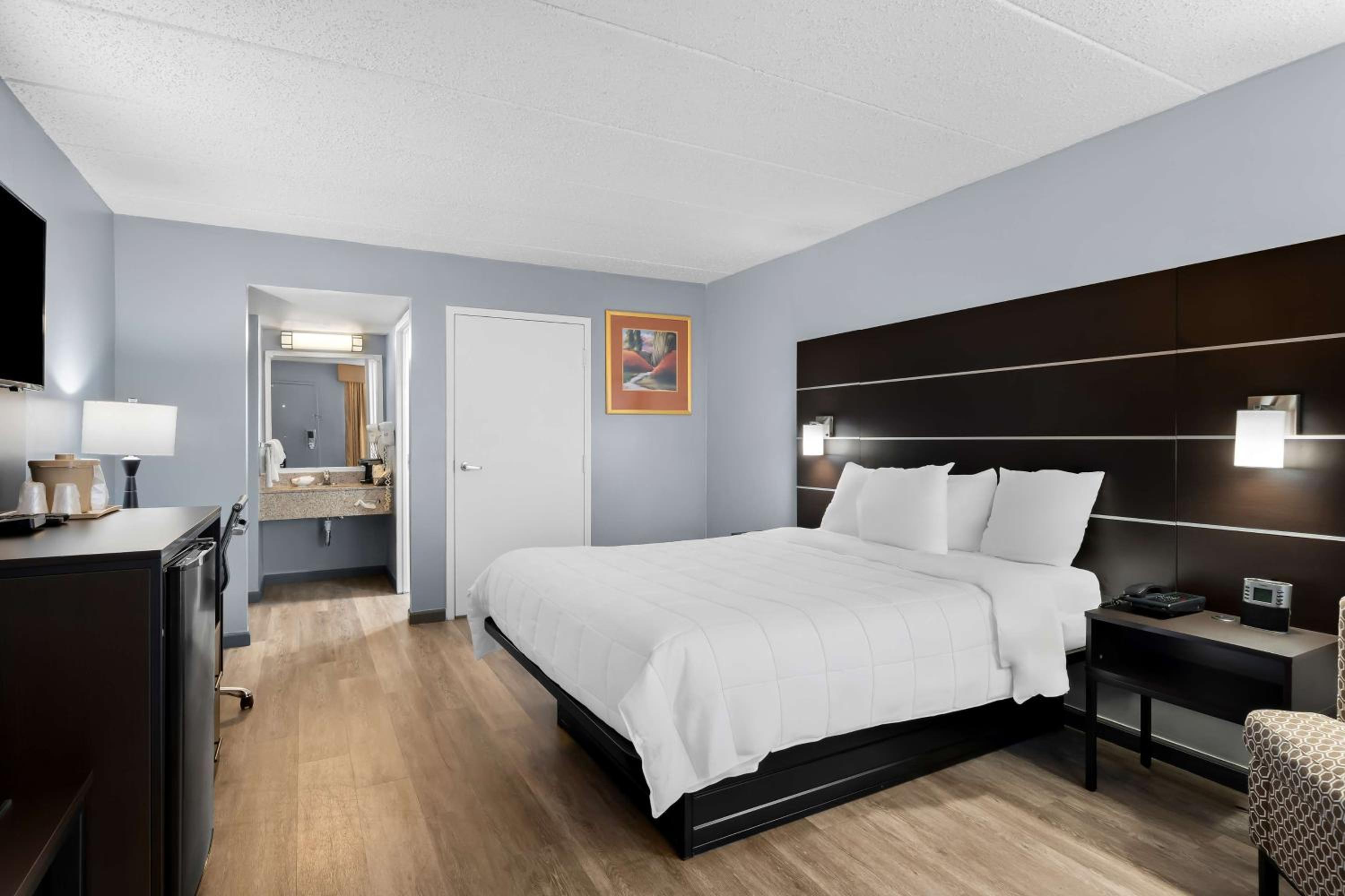 Wilmington Vacations - SureStay Plus Hotel by Best Western Brandywine Valley - Property Image 10