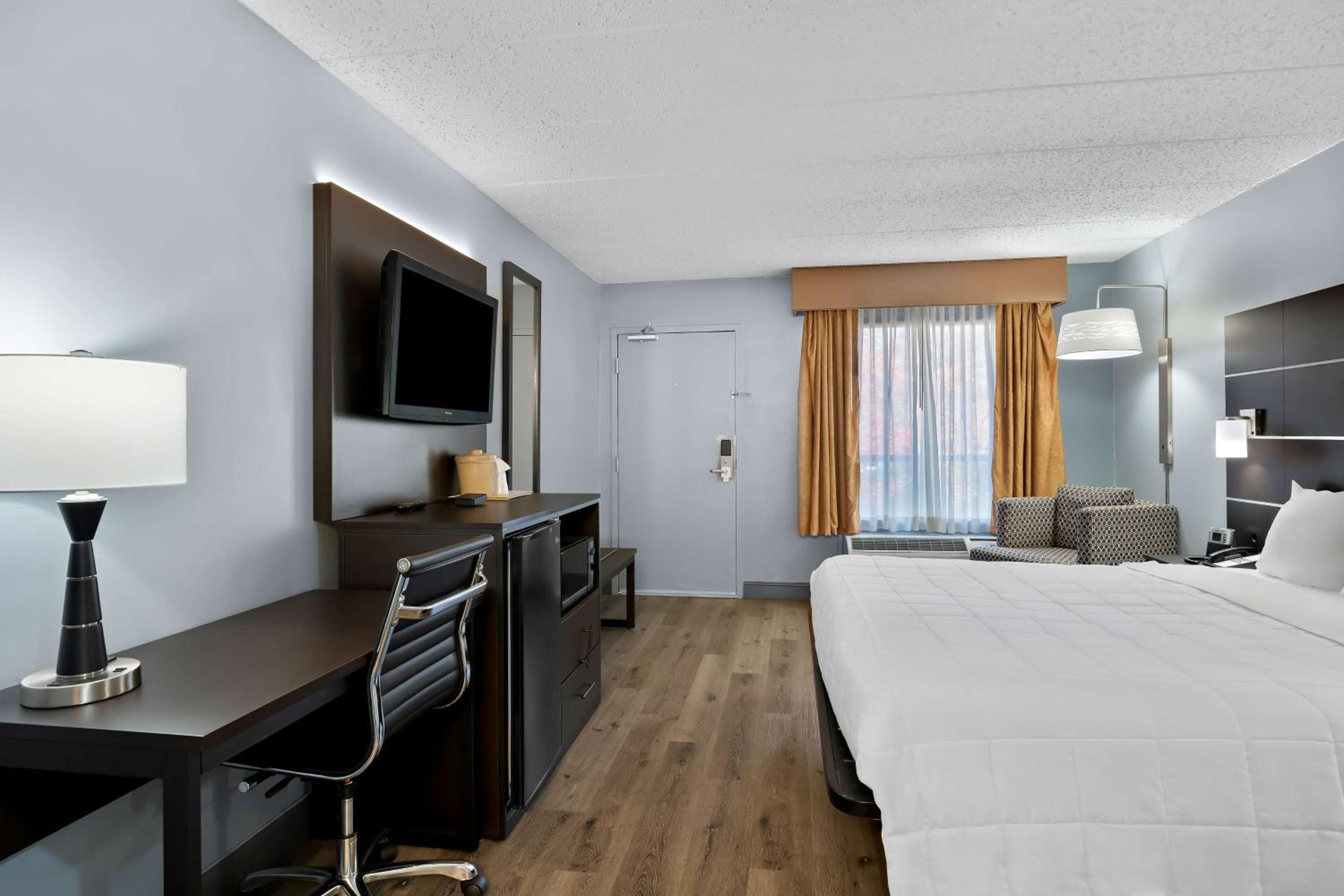 Wilmington Vacations - SureStay Plus Hotel by Best Western Brandywine Valley - Property Image 1