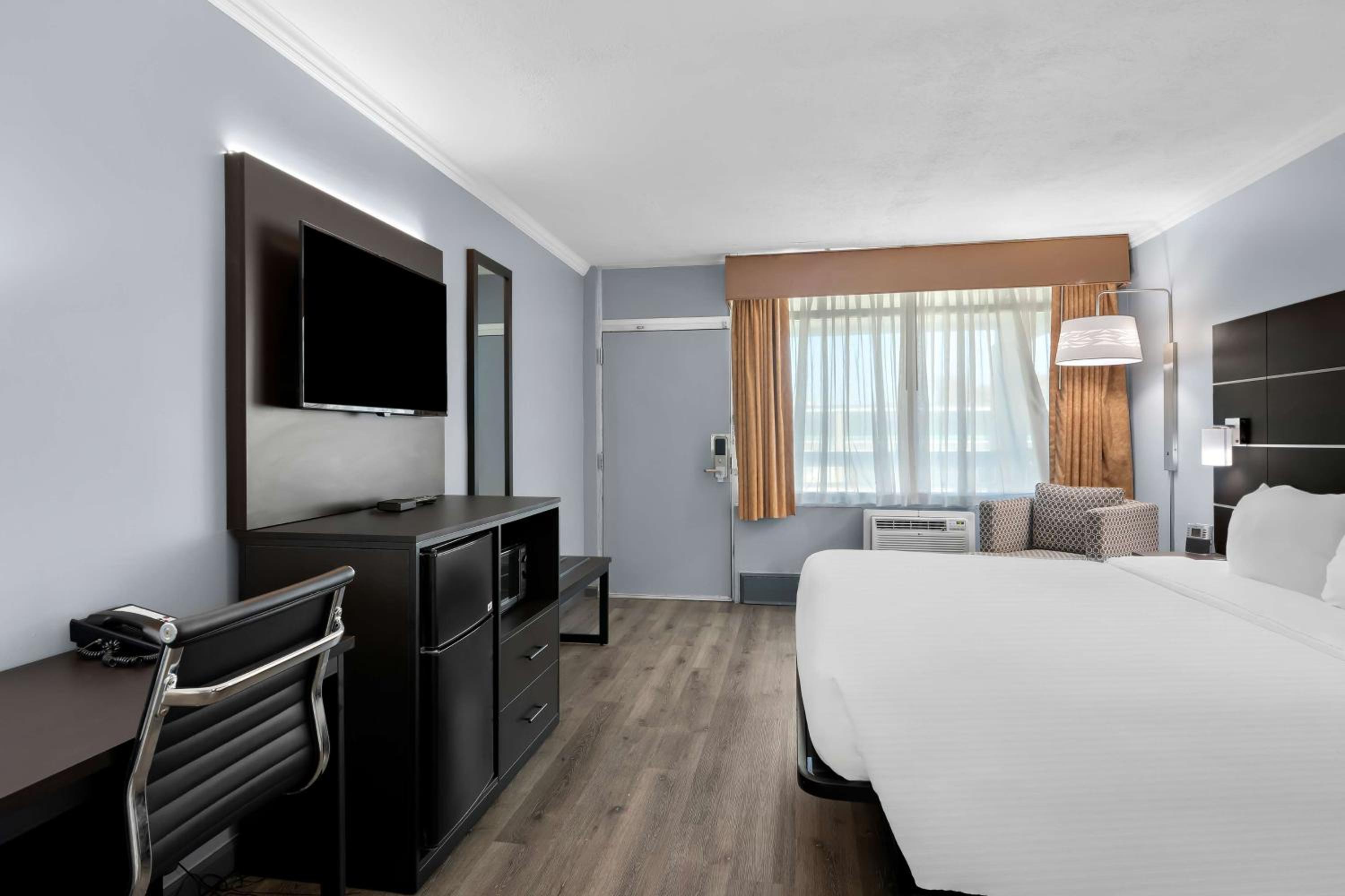 Wilmington Vacations - SureStay Plus Hotel by Best Western Brandywine Valley - Property Image 35