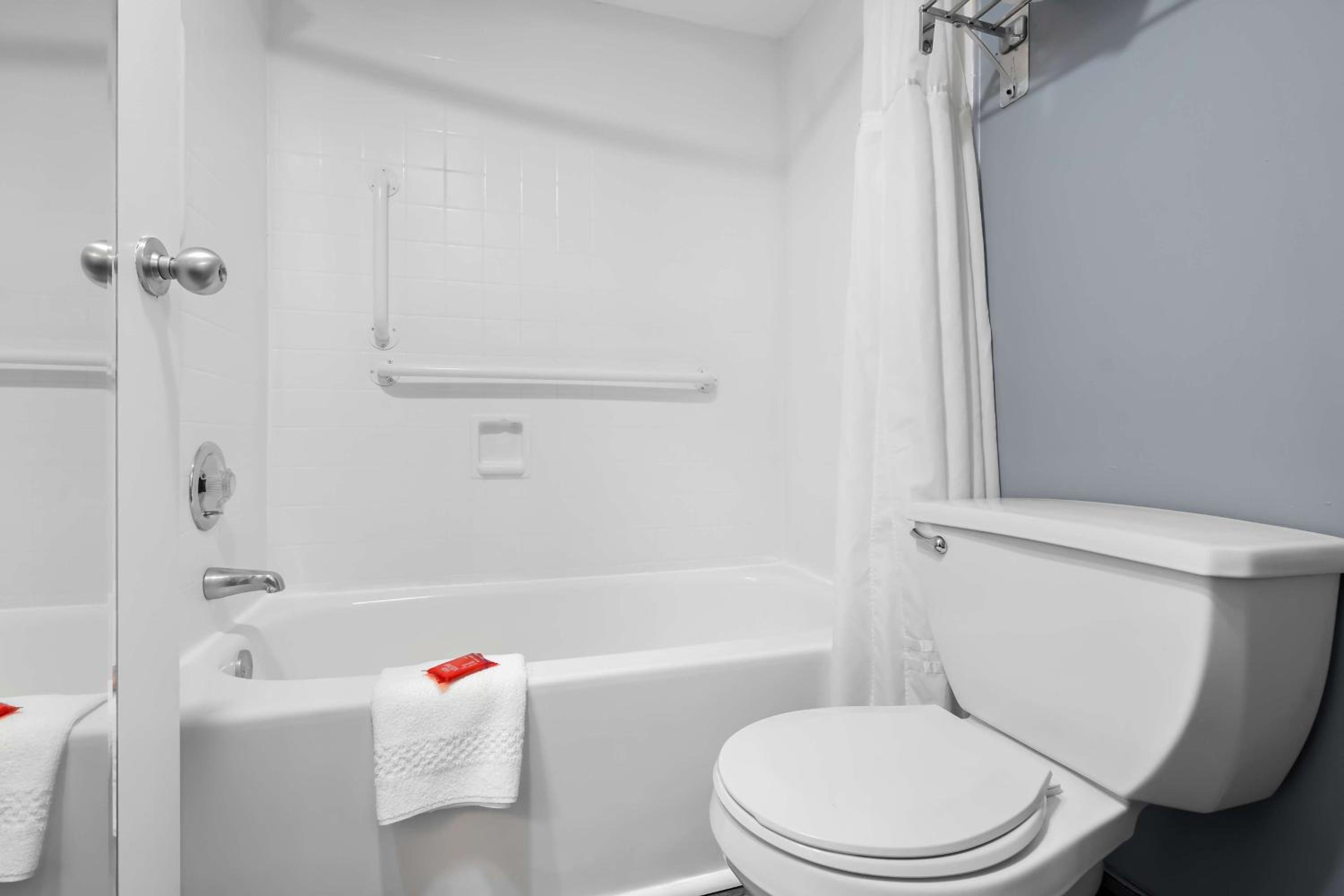 Wilmington Vacations - SureStay Plus Hotel by Best Western Brandywine Valley - Property Image 57