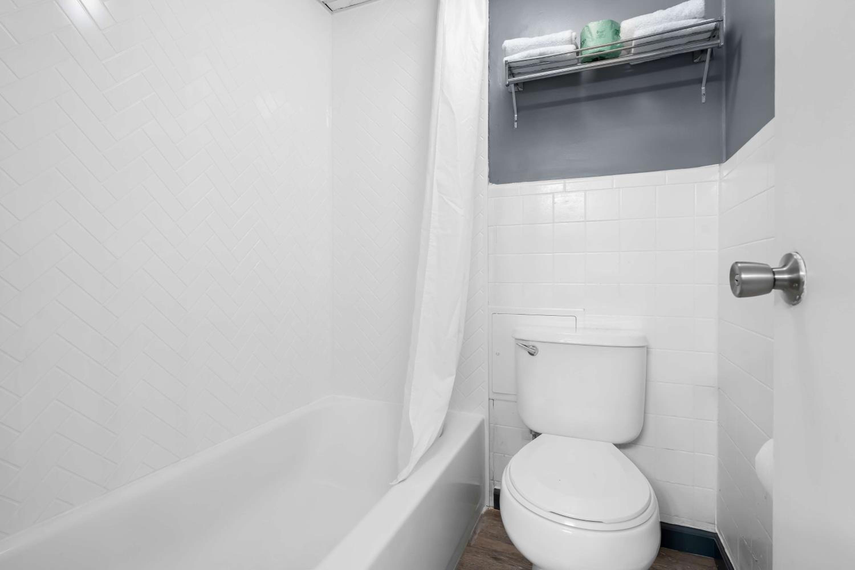 Wilmington Vacations - SureStay Plus Hotel by Best Western Brandywine Valley - Property Image 48