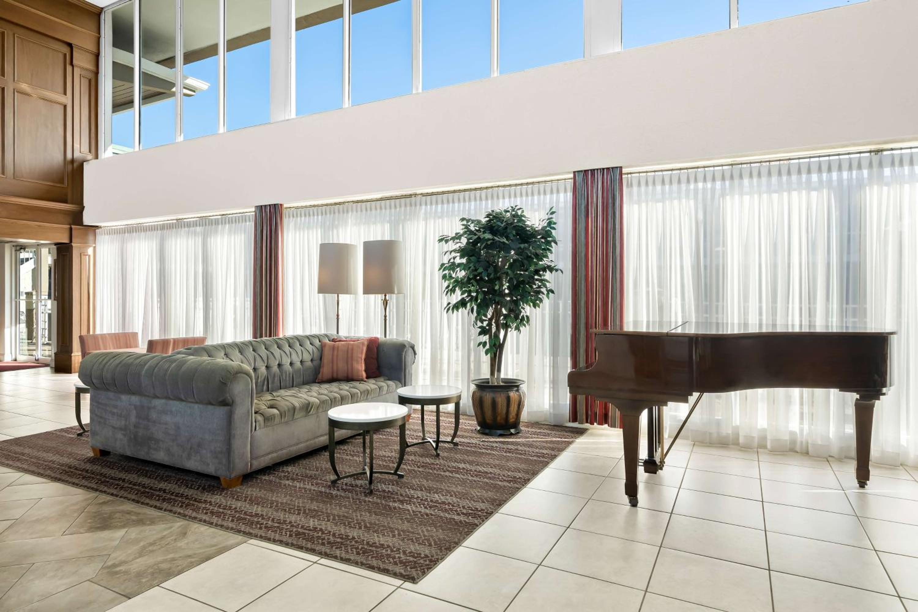 Wilmington Vacations - SureStay Plus Hotel by Best Western Brandywine Valley - Property Image 24