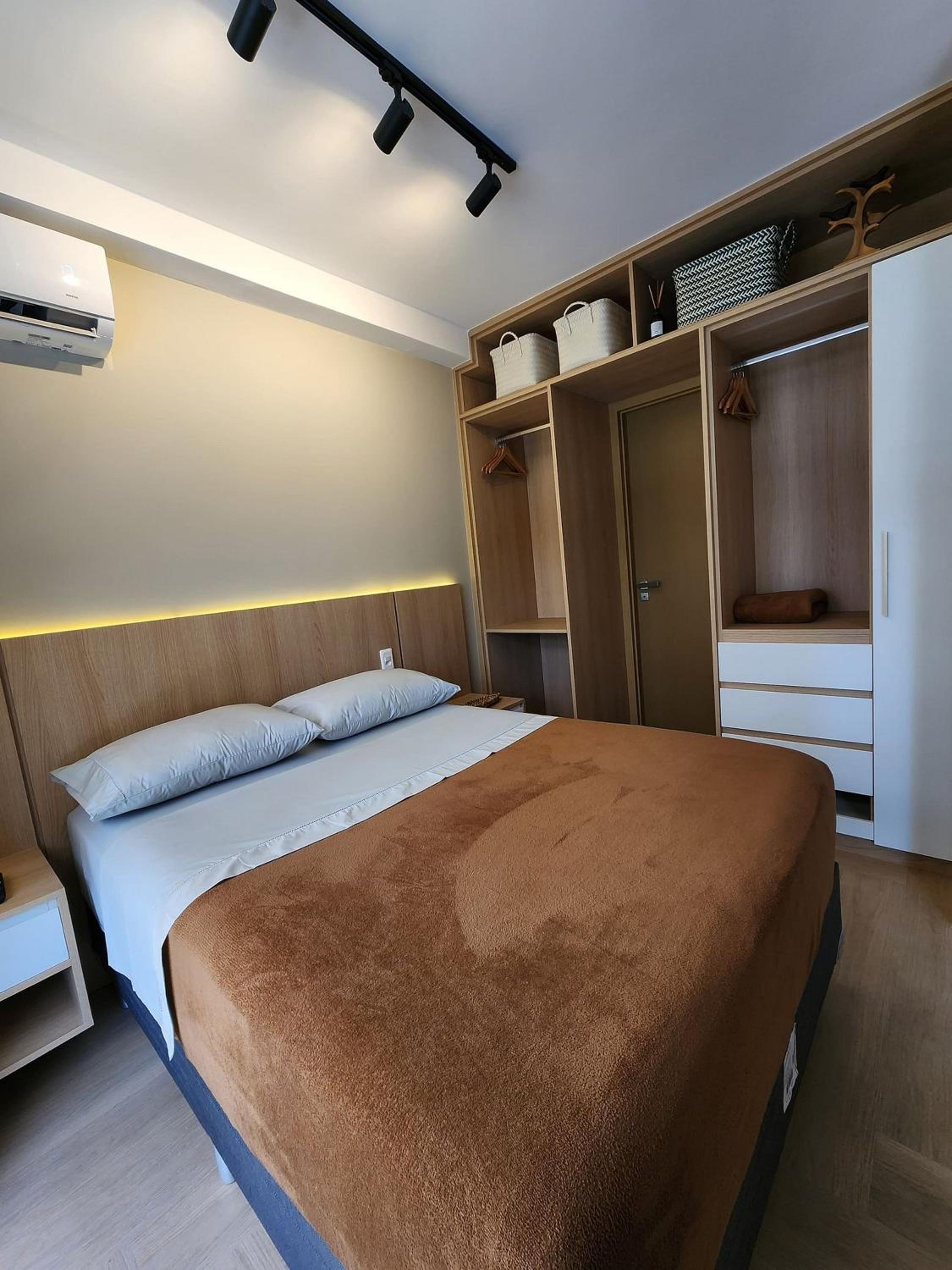 Apartamento novinho em ótima localização, bem próximo à praia e a diversos serviços.