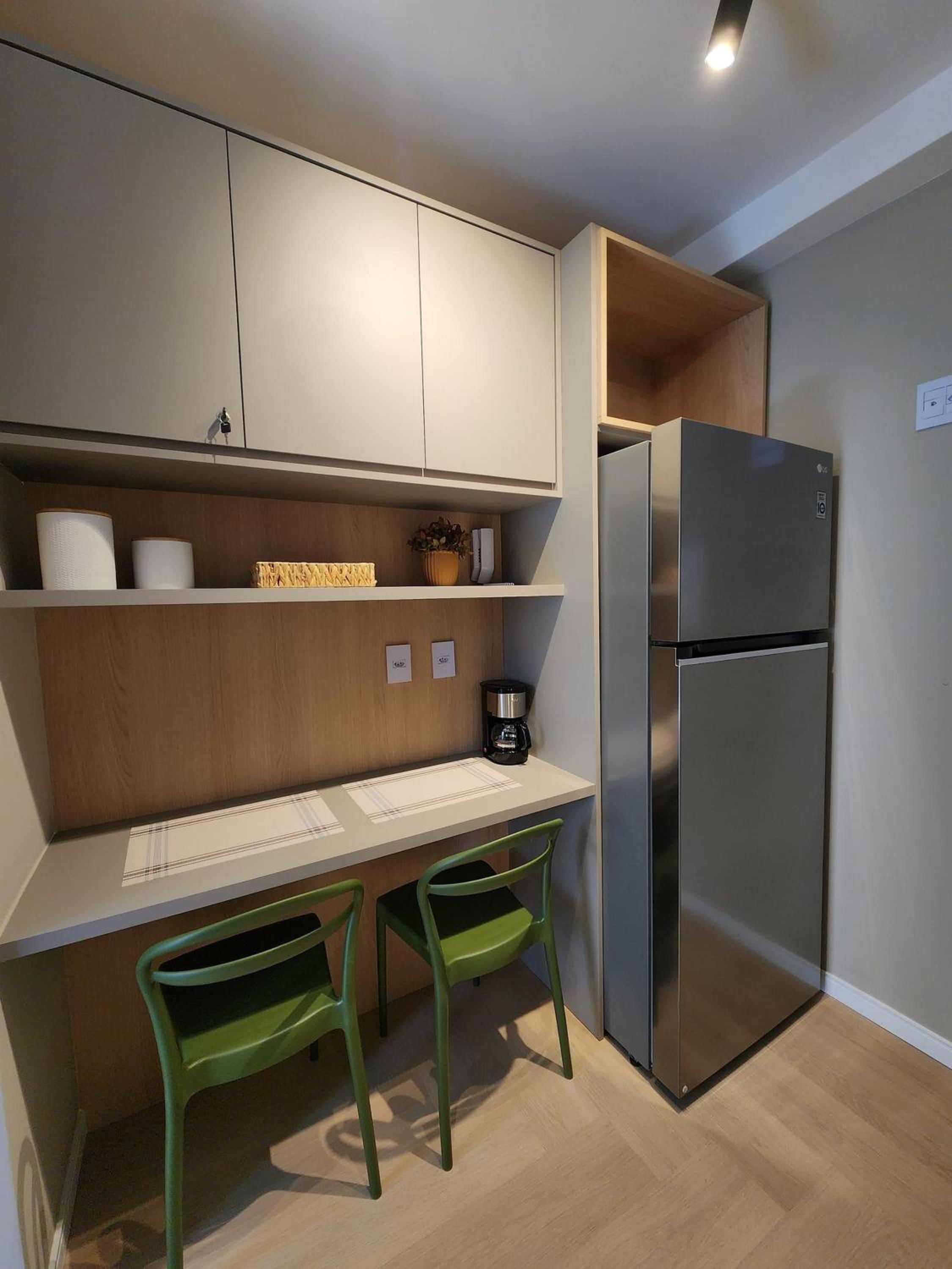 Apartamento novinho em ótima localização, bem próximo à praia e a diversos serviços.