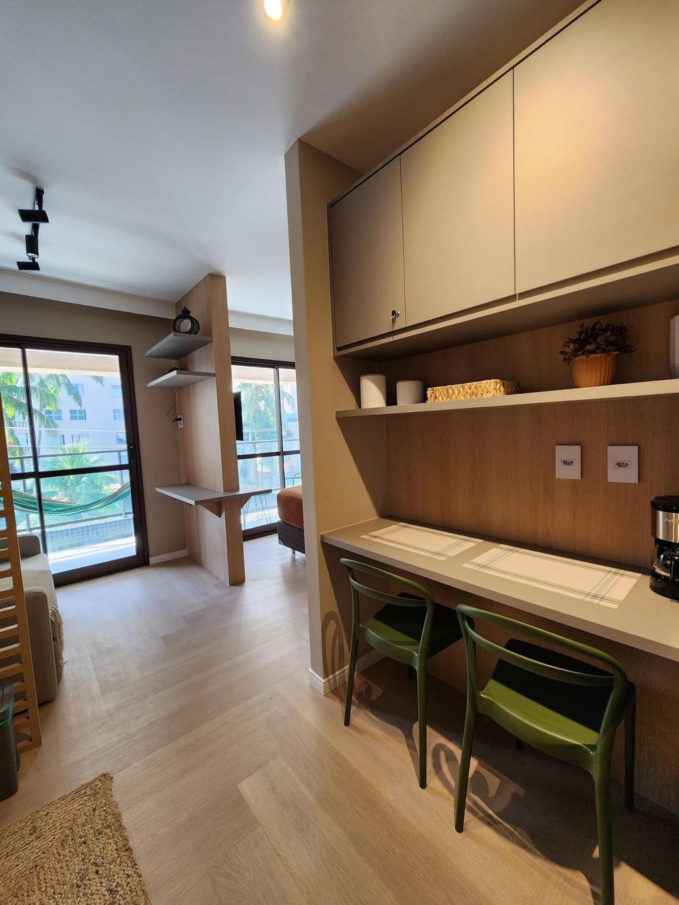Apartamento novinho em ótima localização, bem próximo à praia e a diversos serviços.