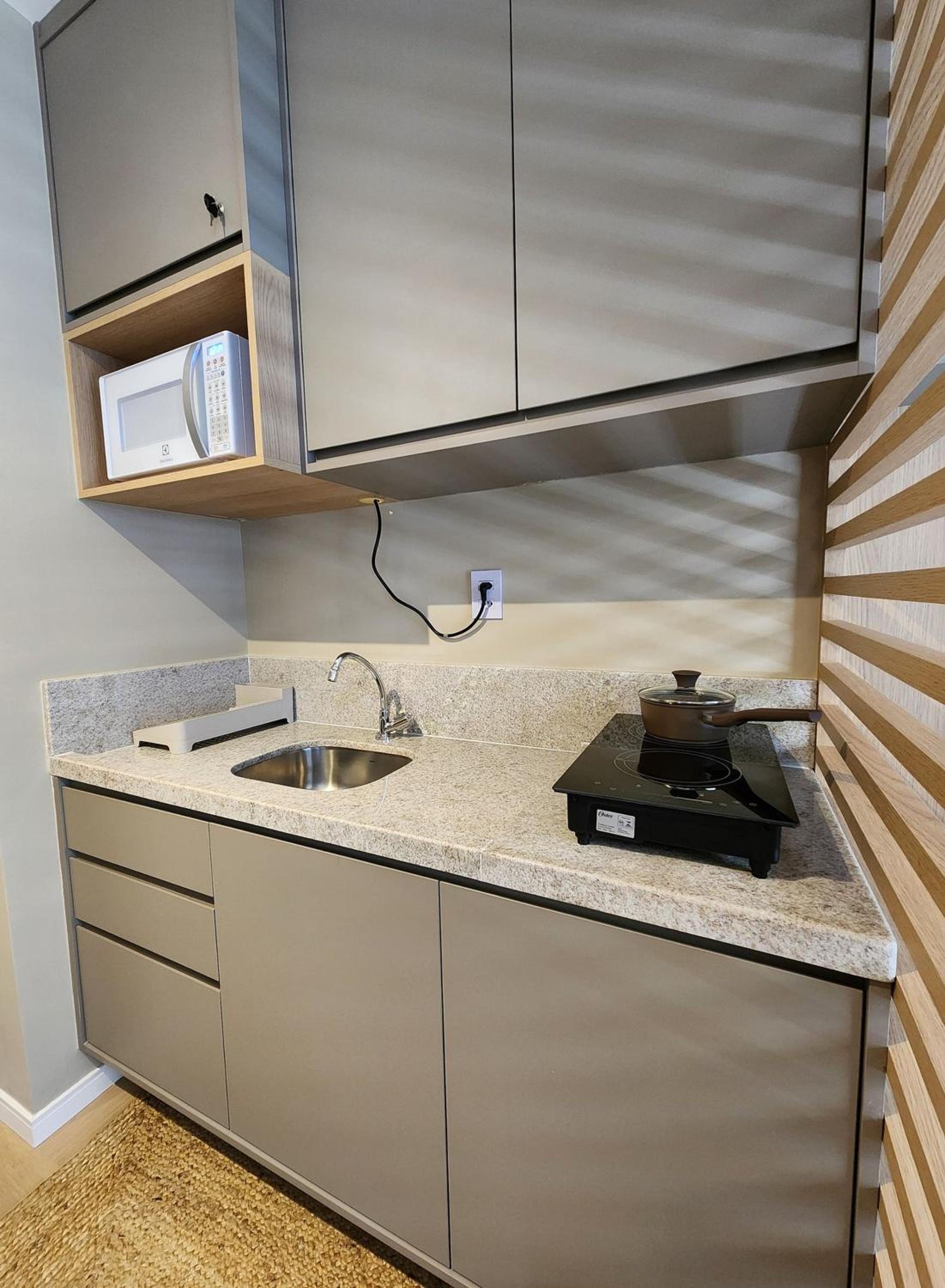 Apartamento novinho em ótima localização, bem próximo à praia e a diversos serviços.