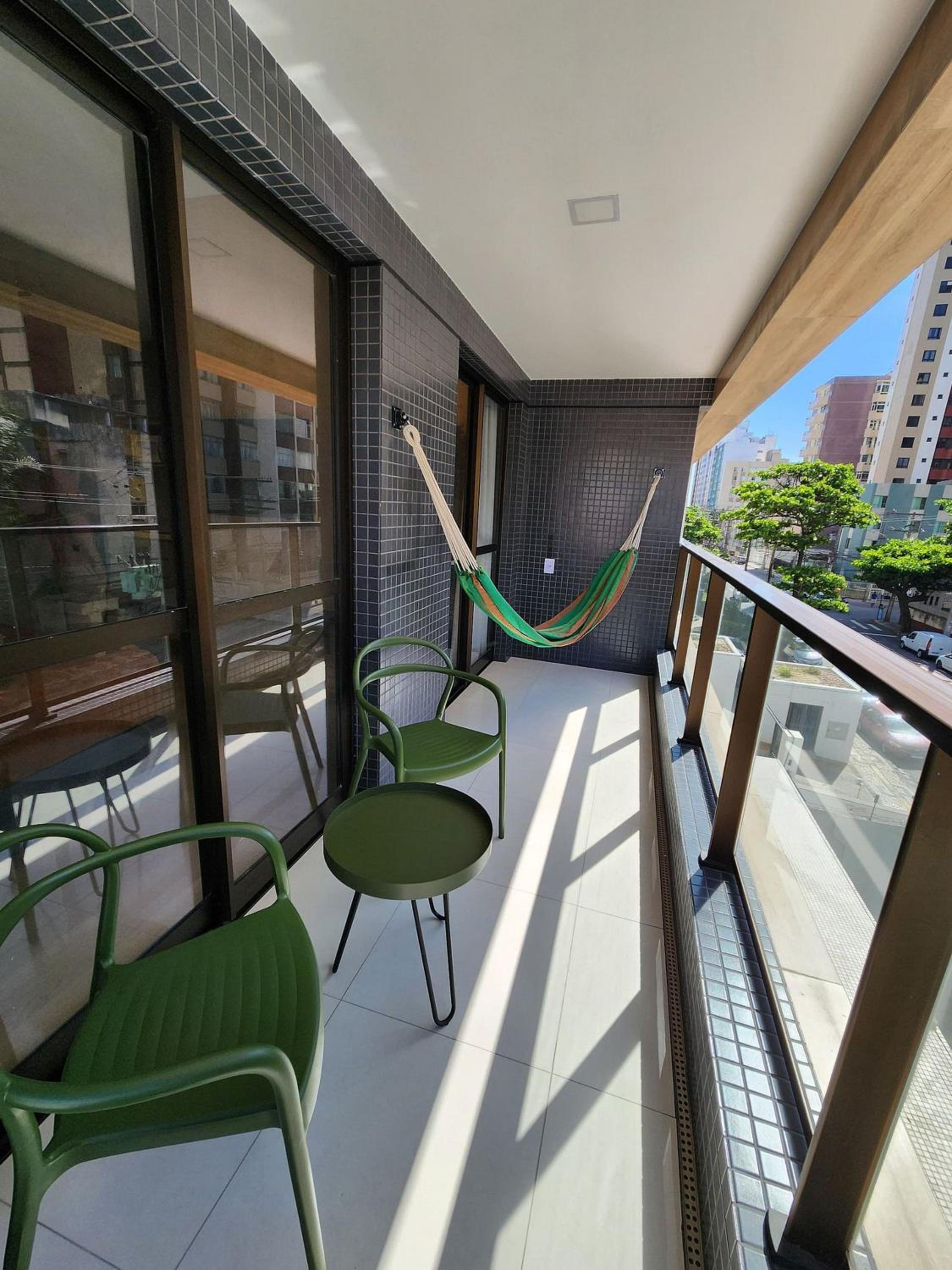Apartamento novinho em ótima localização, bem próximo à praia e a diversos serviços.