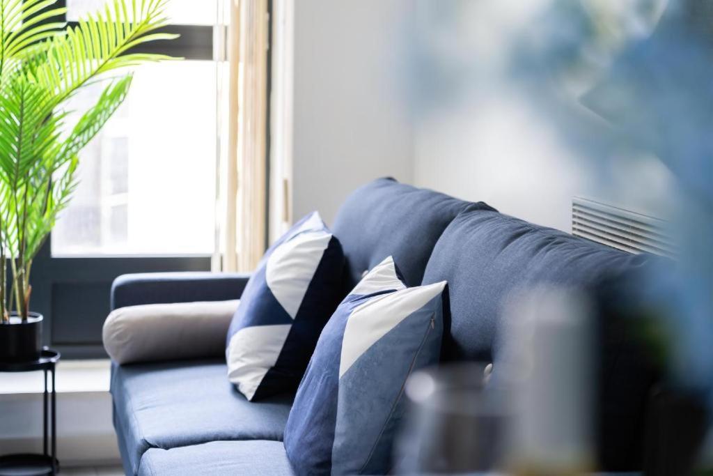 Modern One-Bed Apartment, Hallsville Rd London
