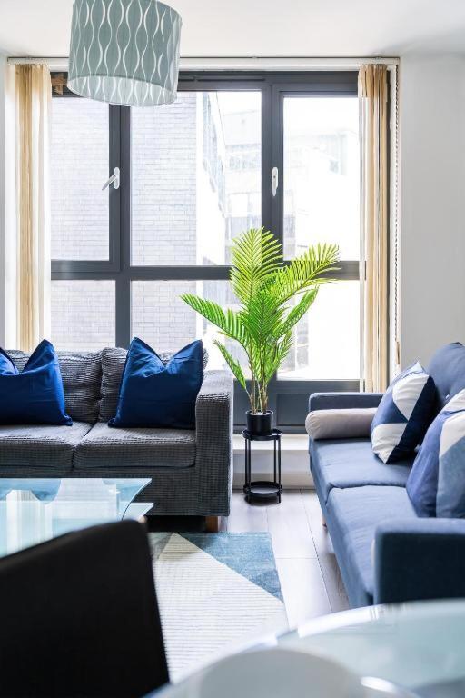 Modern One-Bed Apartment, Hallsville Rd London