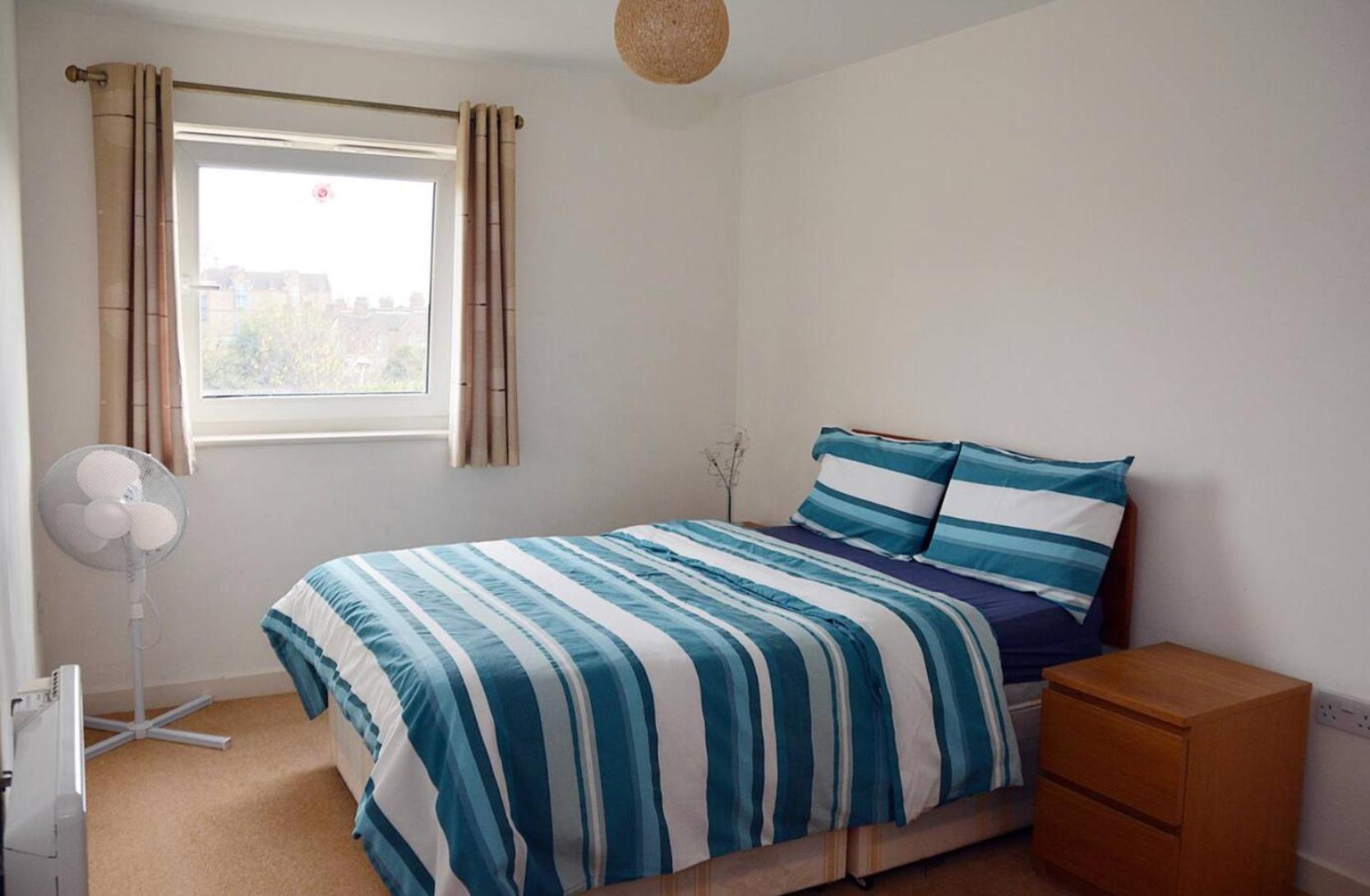 Cosy London Apartment in Bushwood view 5