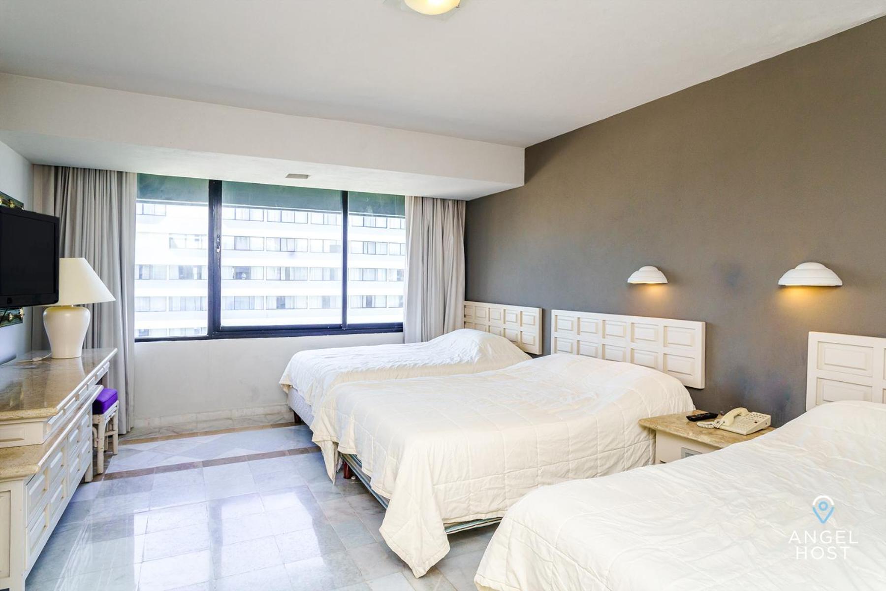 Fabulous Oceanview Suite Access to Beach & Pools
