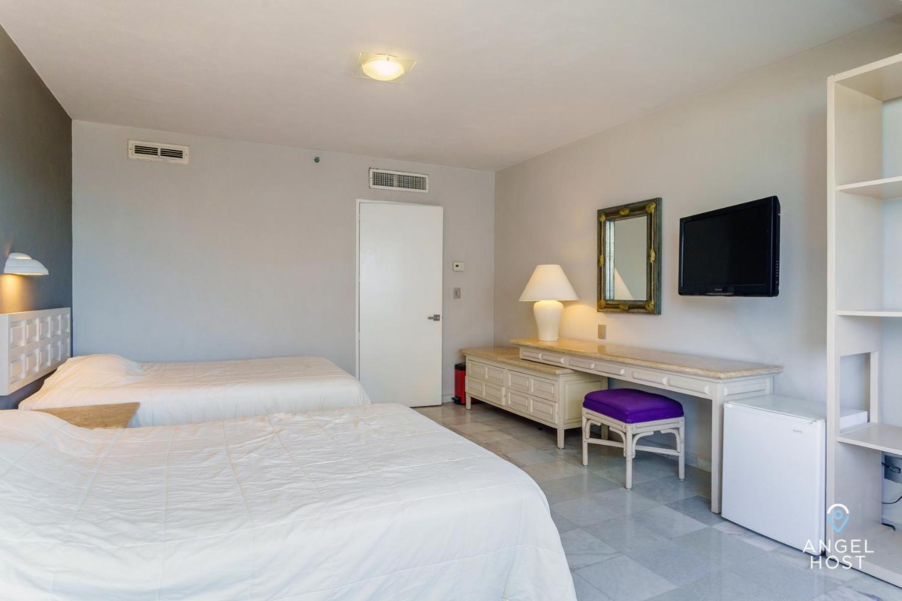 Fabulous Oceanview Suite Access to Beach & Pools