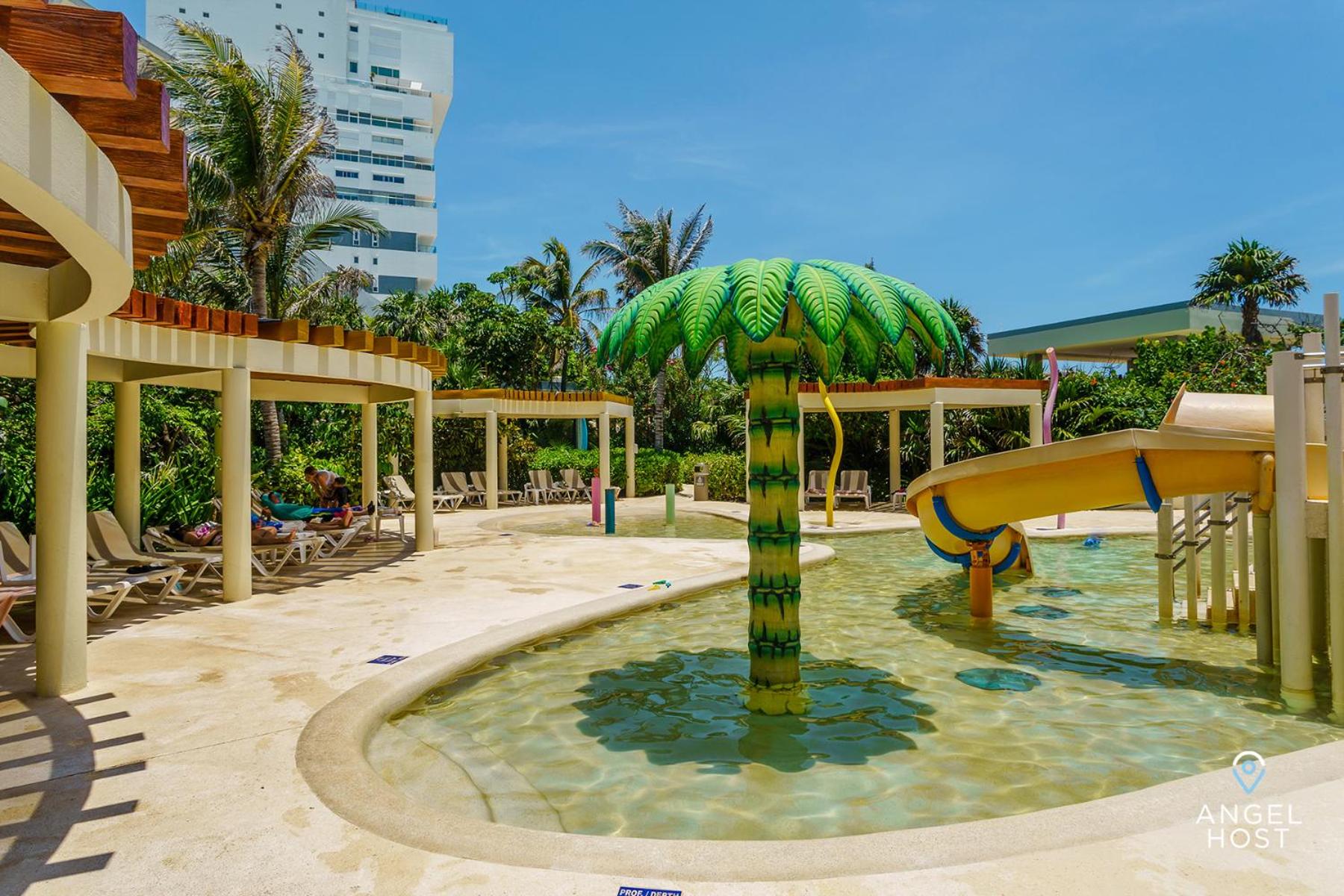 Fabulous Oceanview Suite Access to Beach & Pools