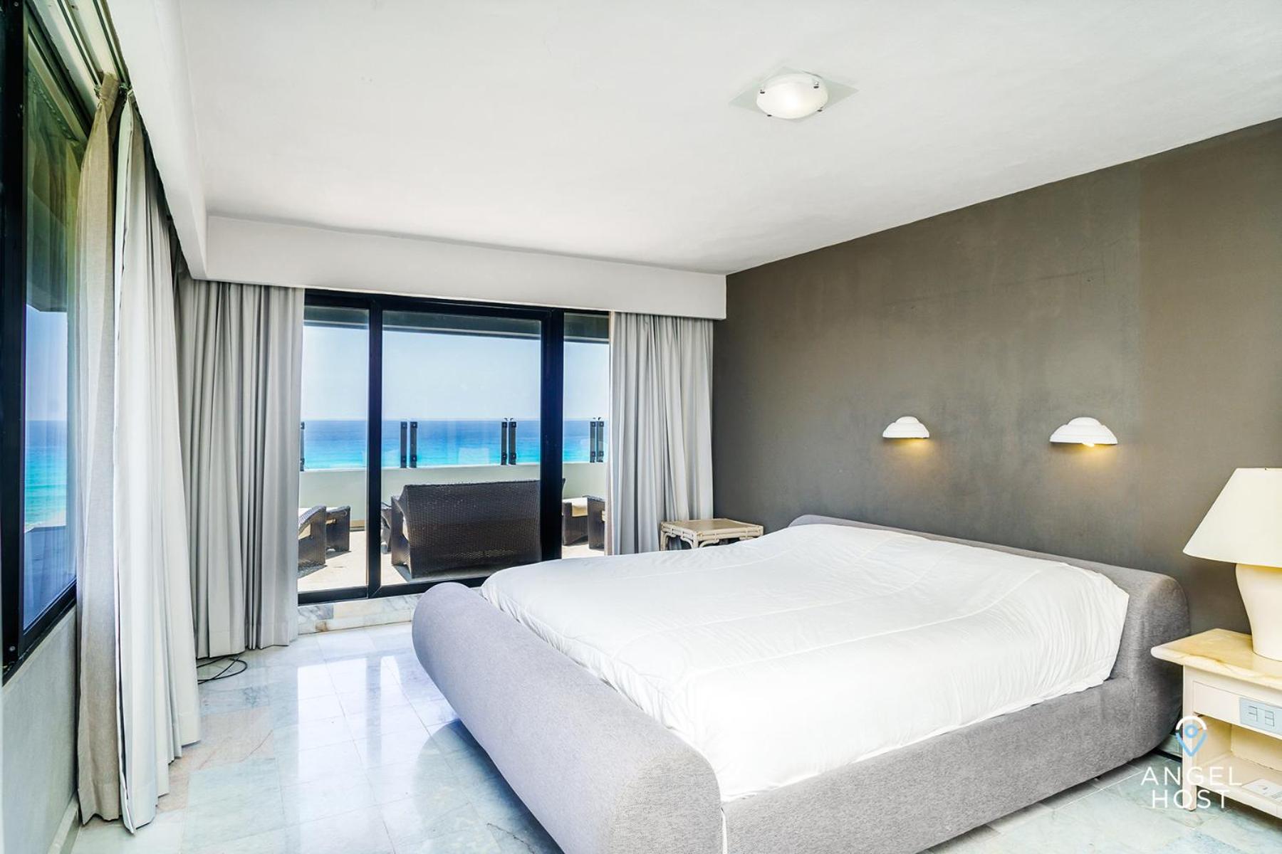 Fabulous Oceanview Suite Access to Beach & Pools