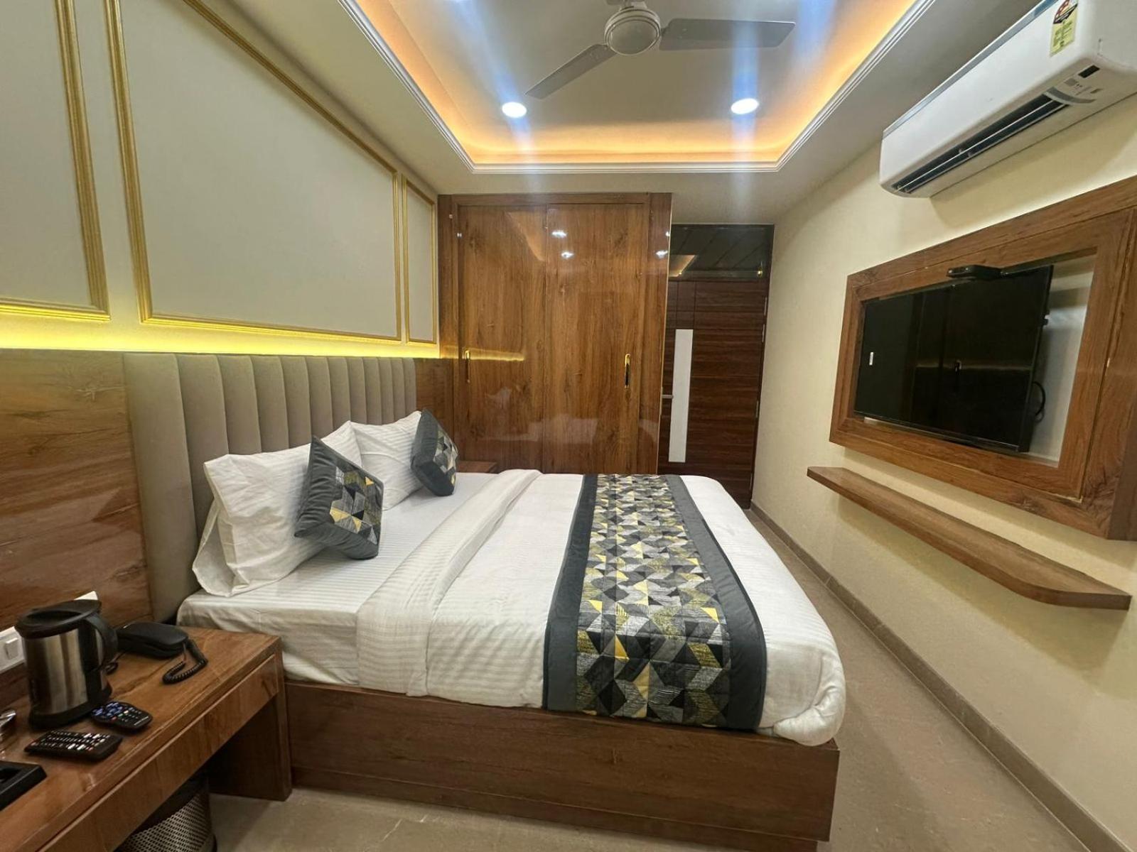 The Sleepover Inn - Newly Built Boutique Stay Near Connaught Palace view 4