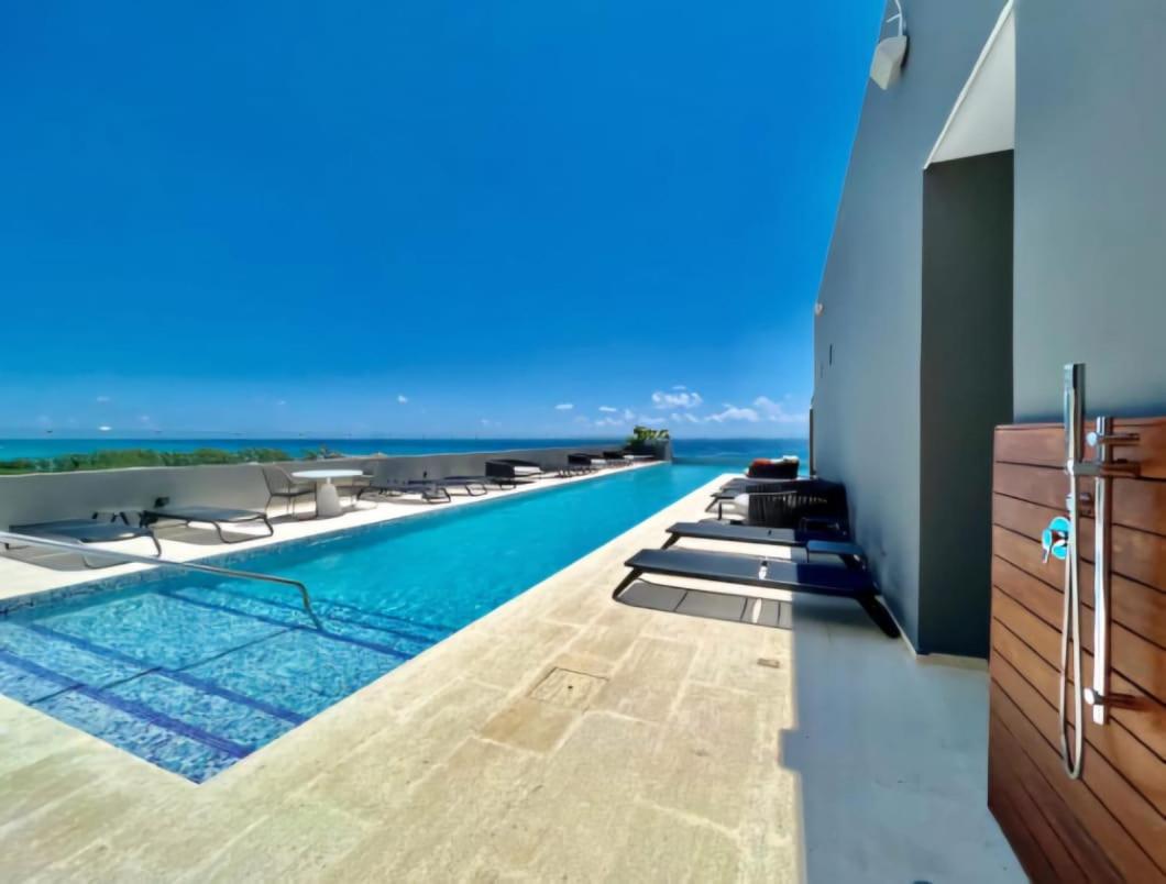 Luxury 1BR condo-Amazing Oceanviews Prime location close to beach