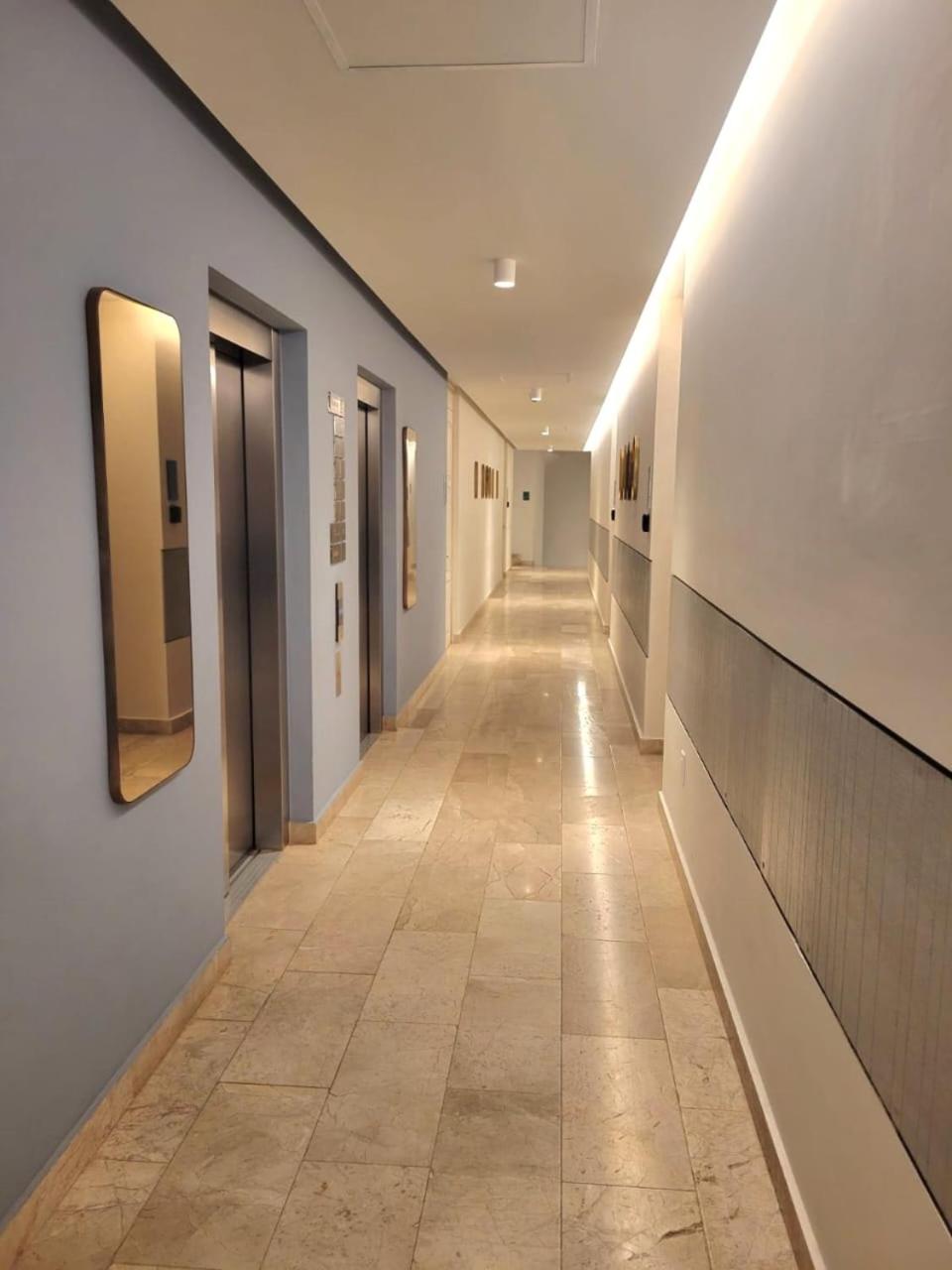 Luxury 1BR condo-Amazing Oceanviews Prime location close to beach