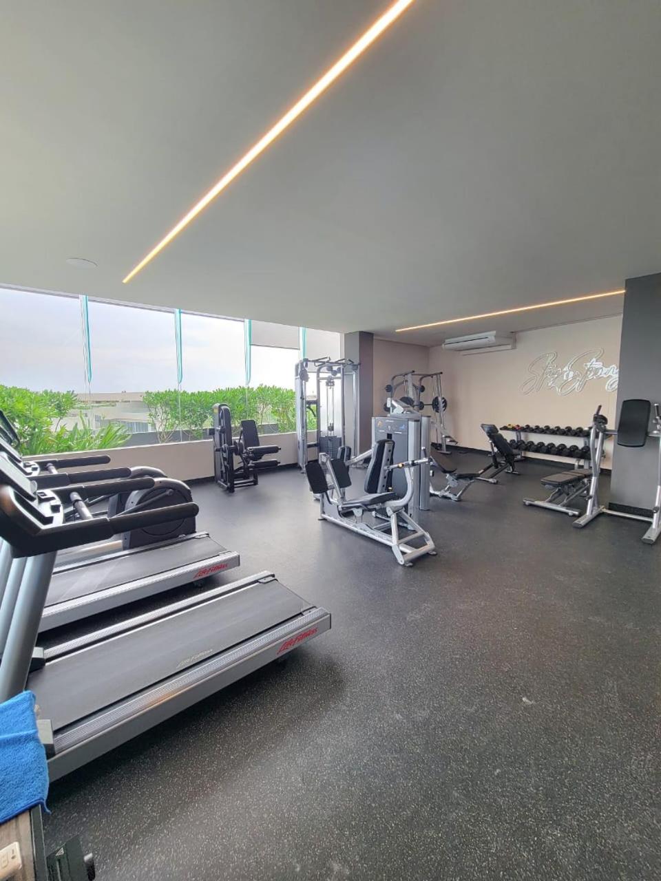 Luxury 1BR condo-Amazing Oceanviews Prime location close to beach