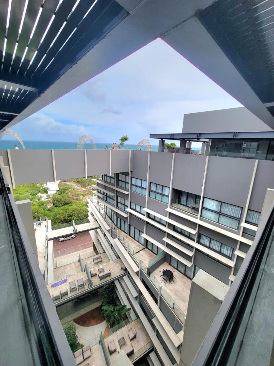 Luxury 1BR condo-Amazing Oceanviews Prime location close to beach