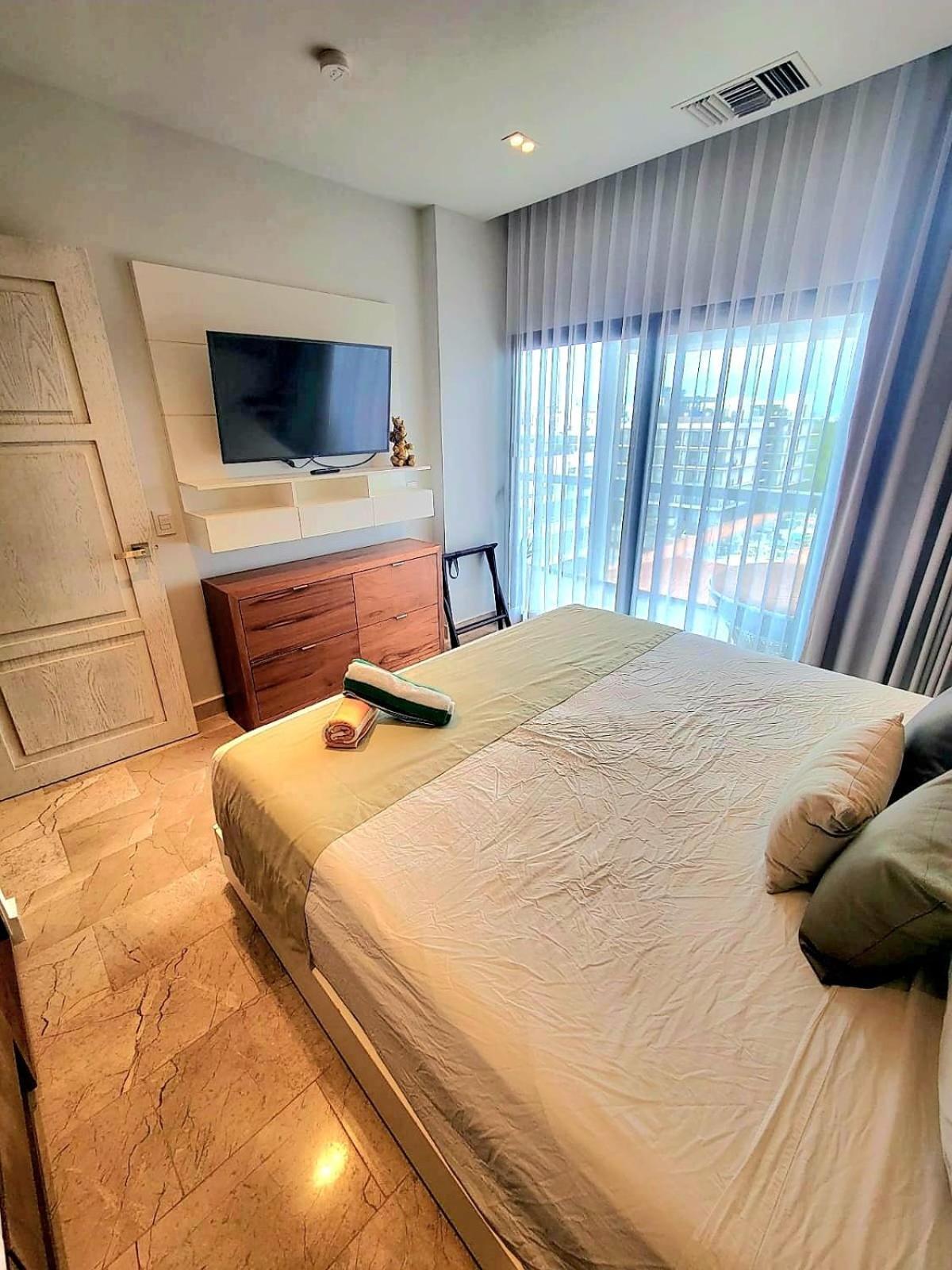Luxury 1BR condo-Amazing Oceanviews Prime location close to beach