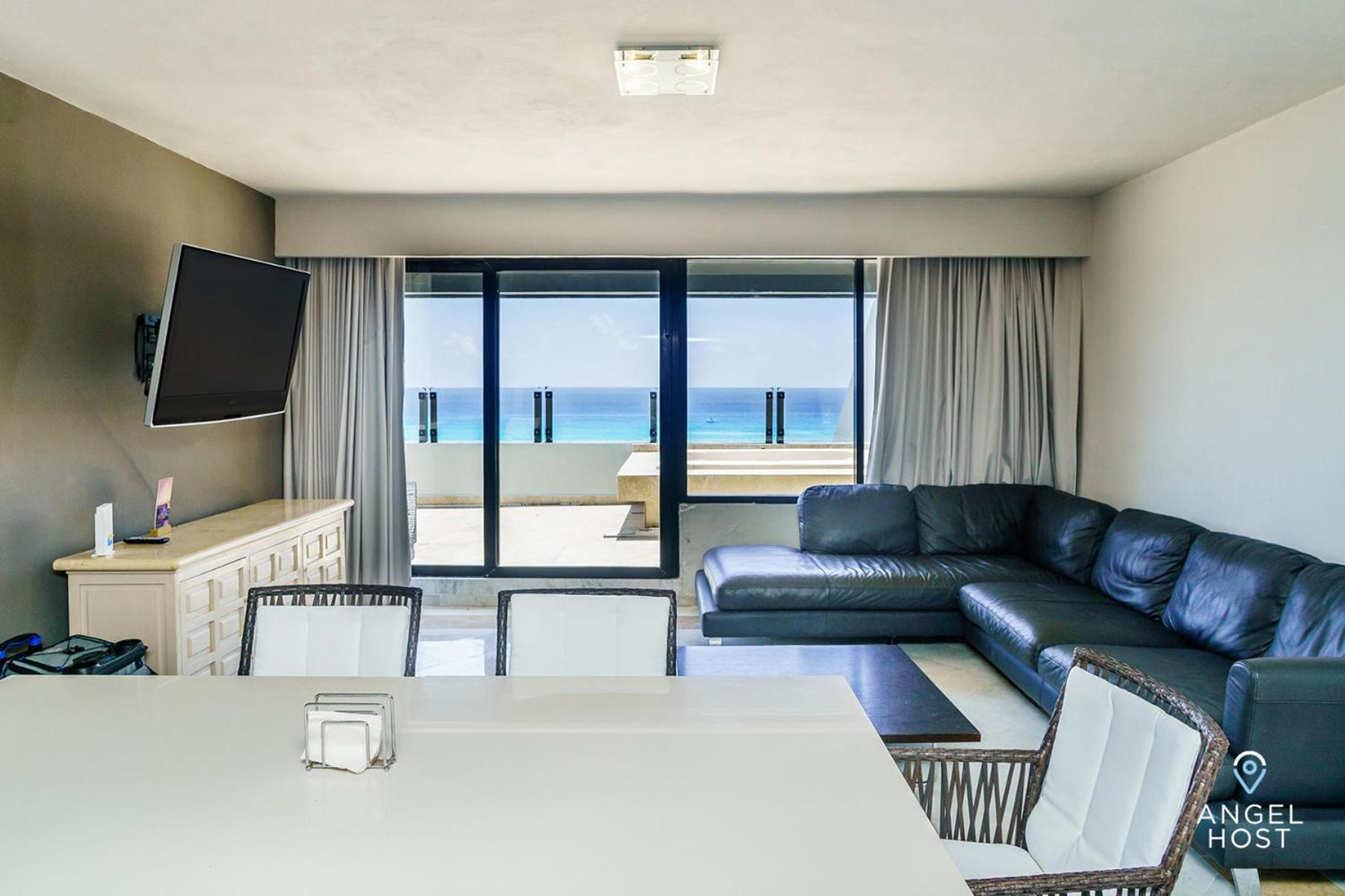 Fabulous Oceanview Suite Access to Beach & Pools
