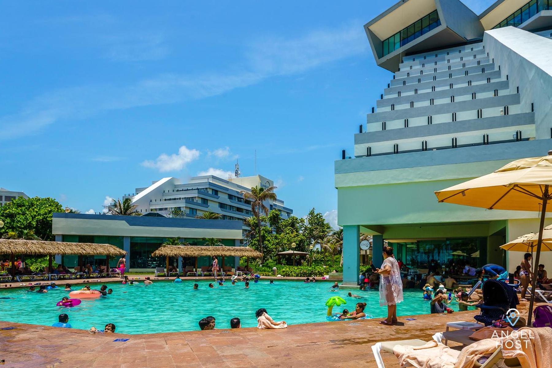 Fabulous Oceanview Suite Access to Beach & Pools