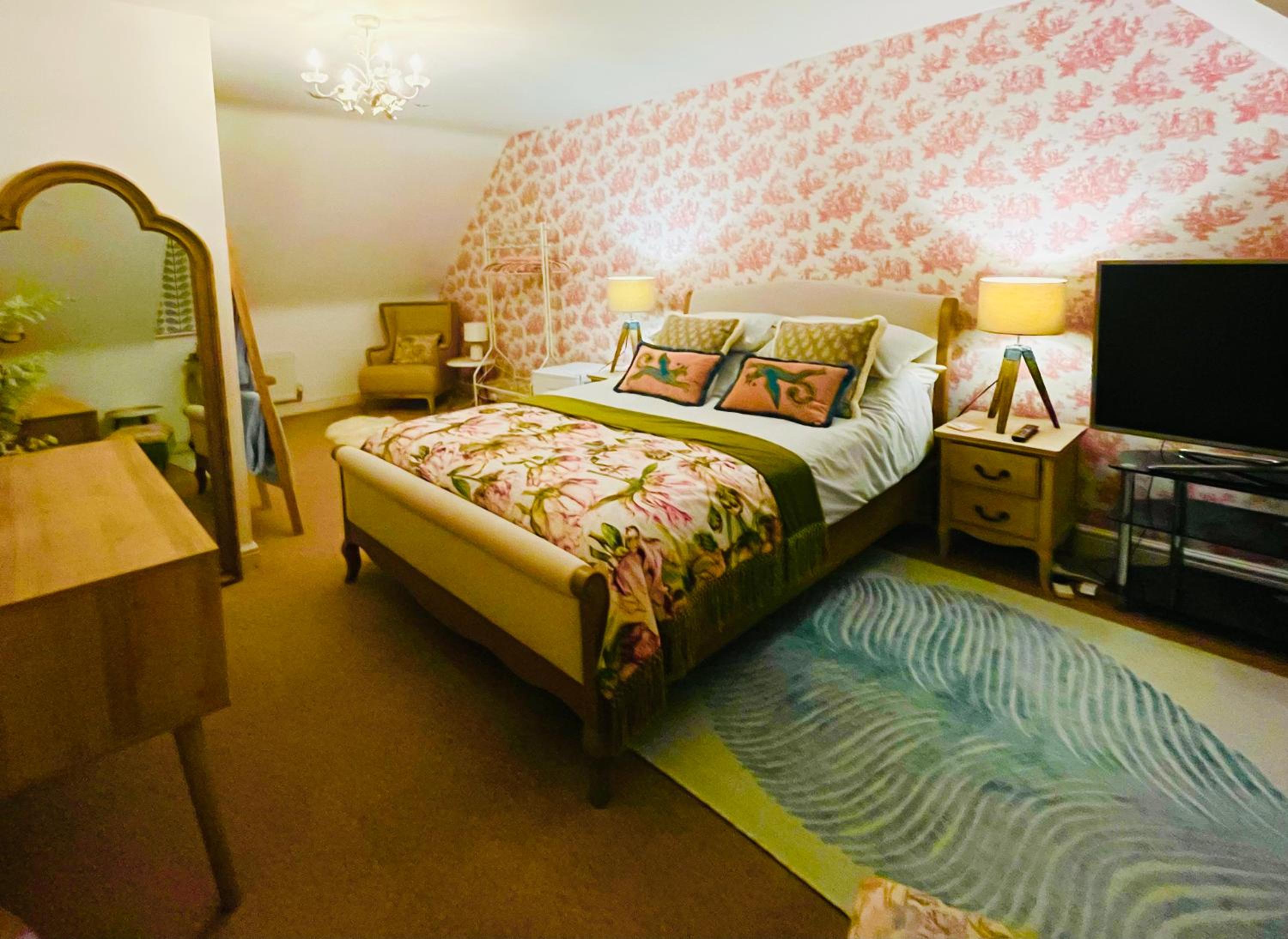 Number 2, Spacious Rooms, Near Ironbridge! view 5