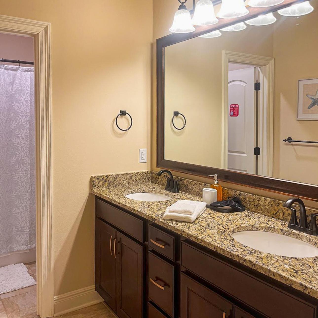 Luxurious Mid-term Retreat 2kingbeds view 3