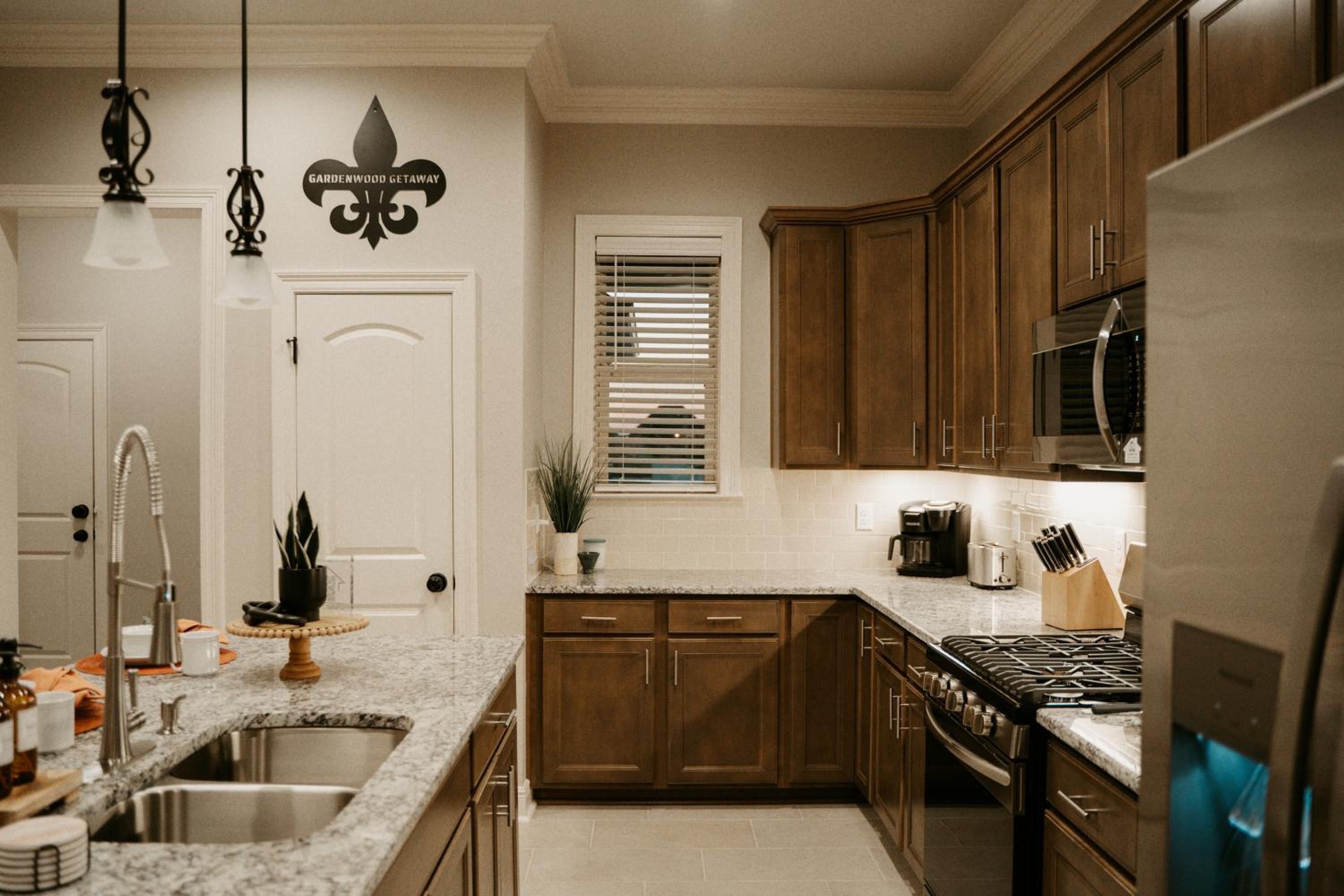 Fast Wifi & Cozy Space For Long-term Stays view 5
