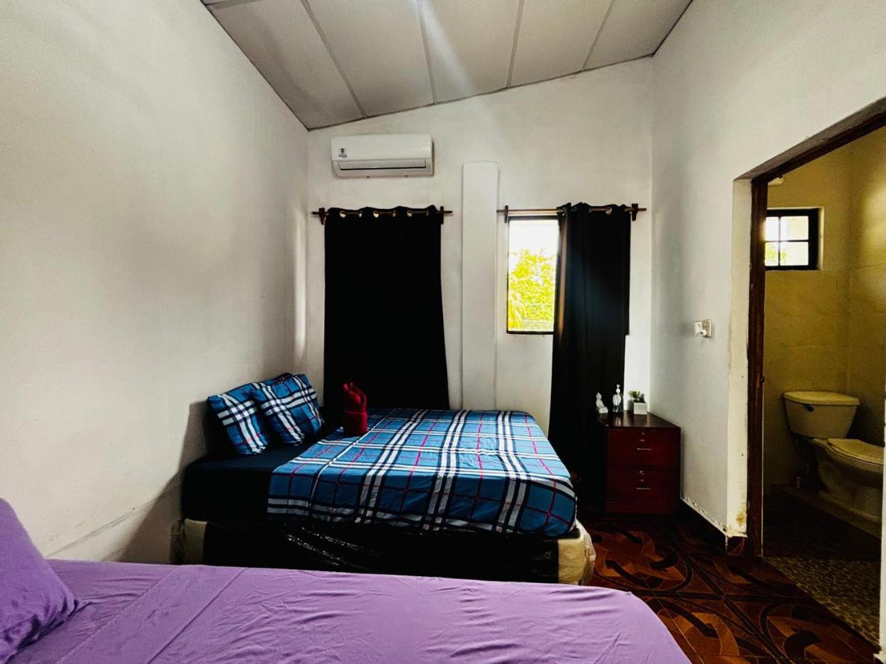LA CASONA SV Hostal view 2